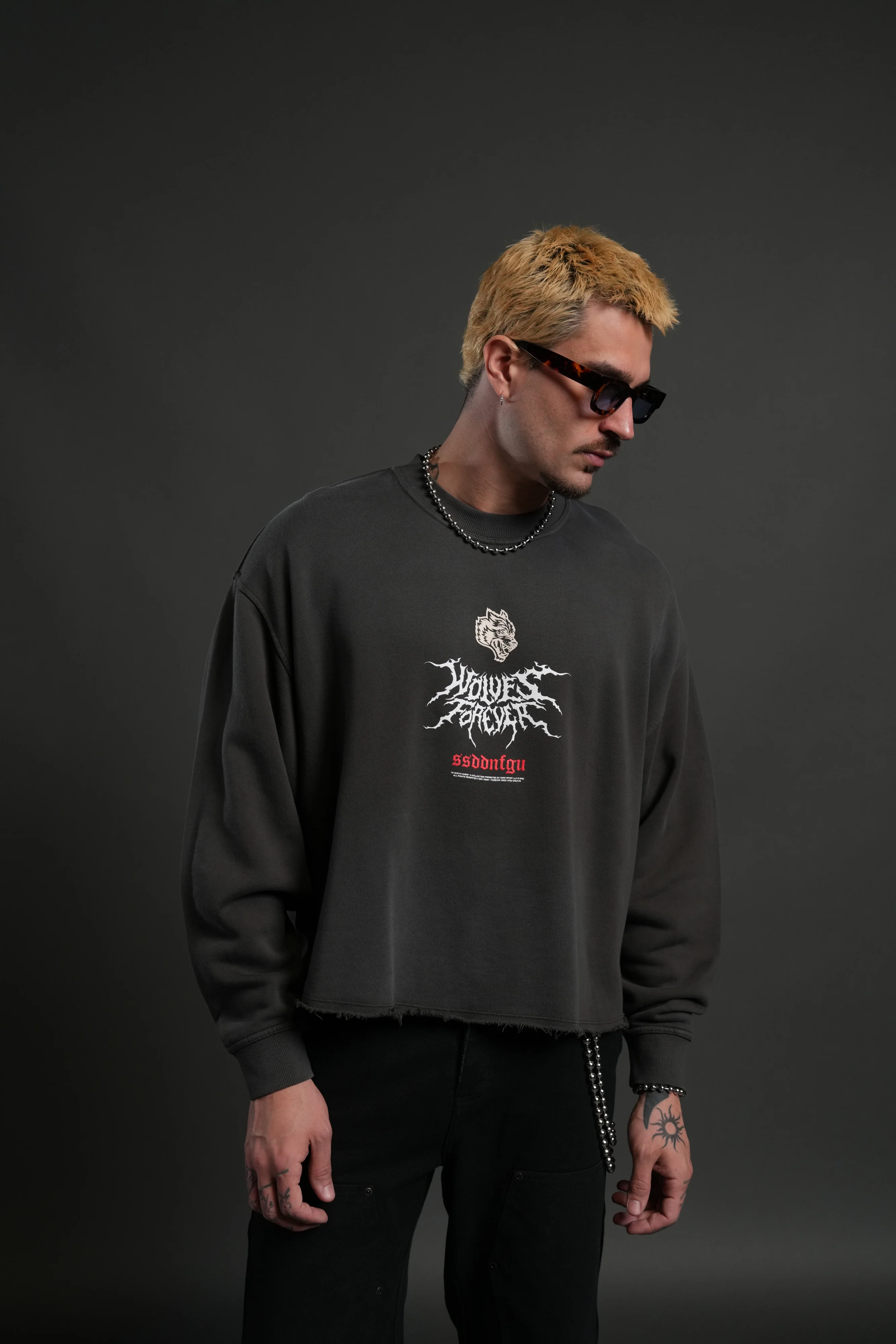 Mori Rose Raw Hem "Box Cut" Crewneck in Wolf Gray Drift Wash - Image 2