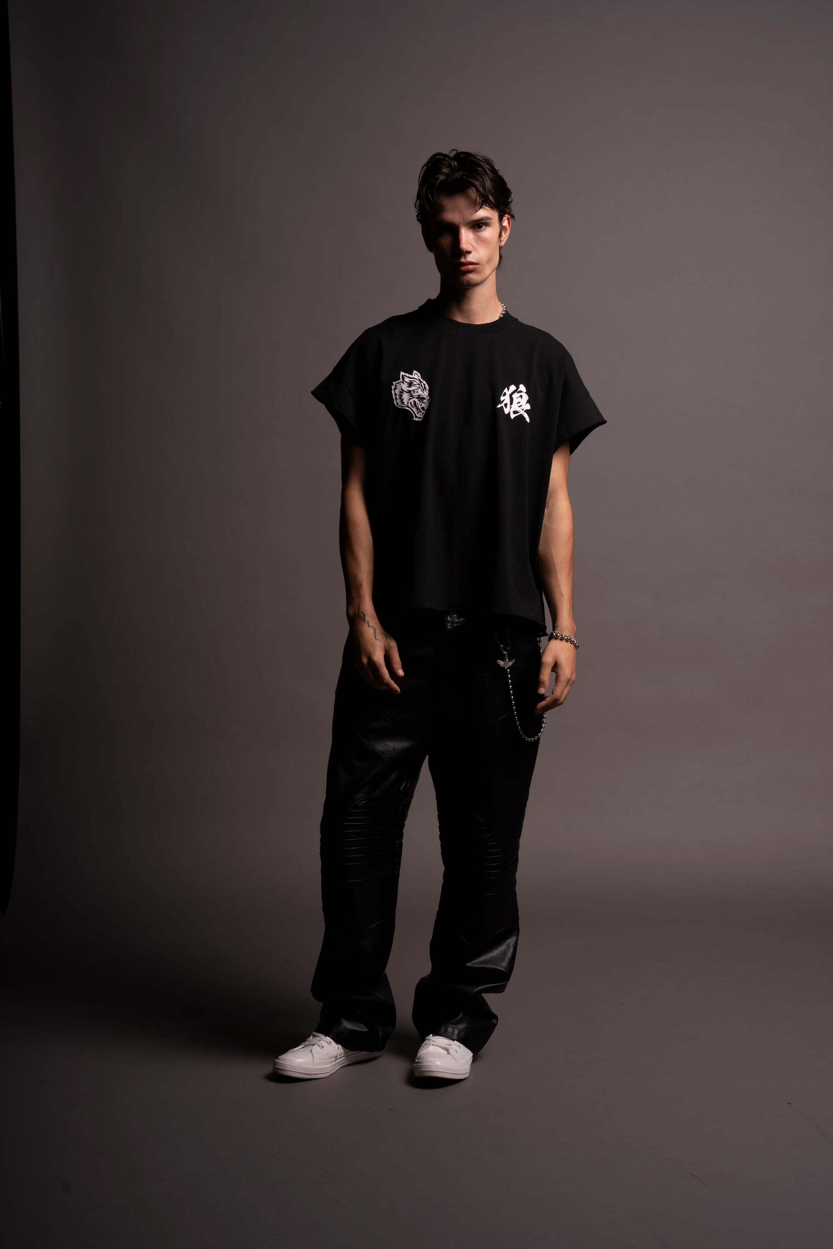Okami Chopper "Grunge" Cut Off Tee in Black - Image 4