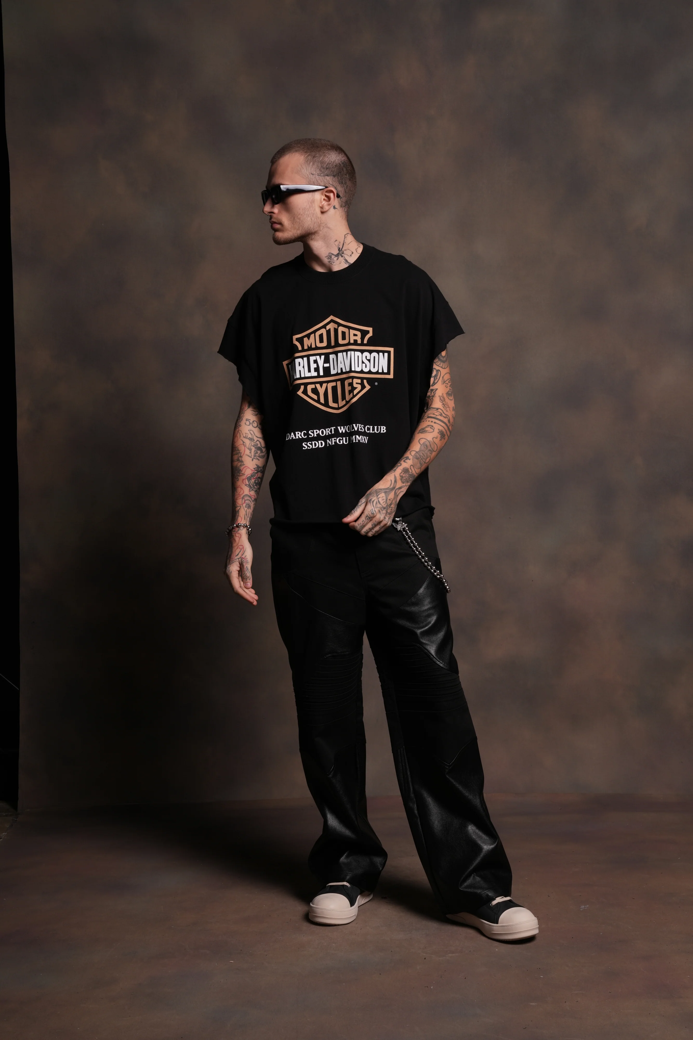 Our Clubs Grunge Cut-Off Tee in Black - Image 5
