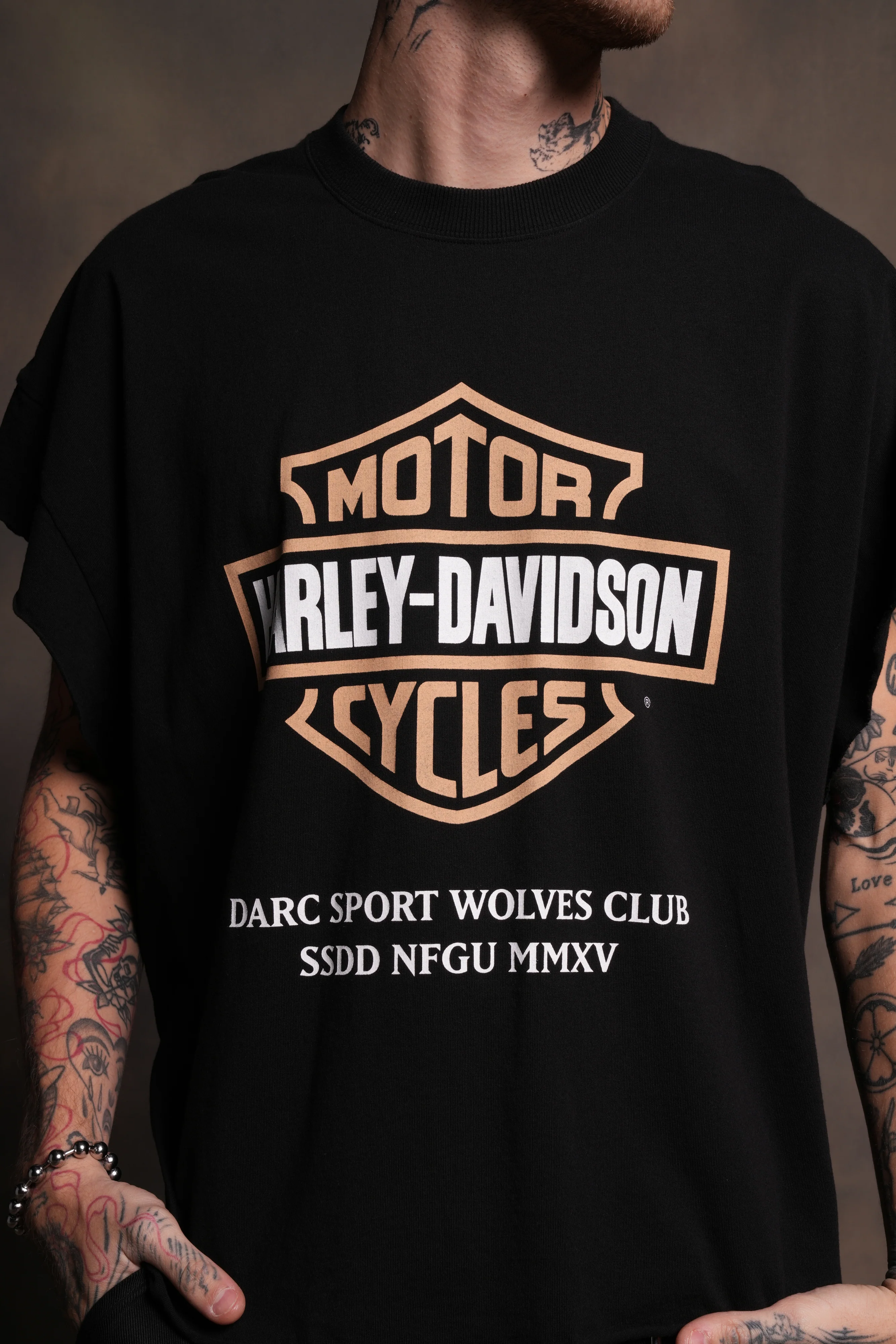 Our Clubs Grunge Cut-Off Tee in Black - Image 7