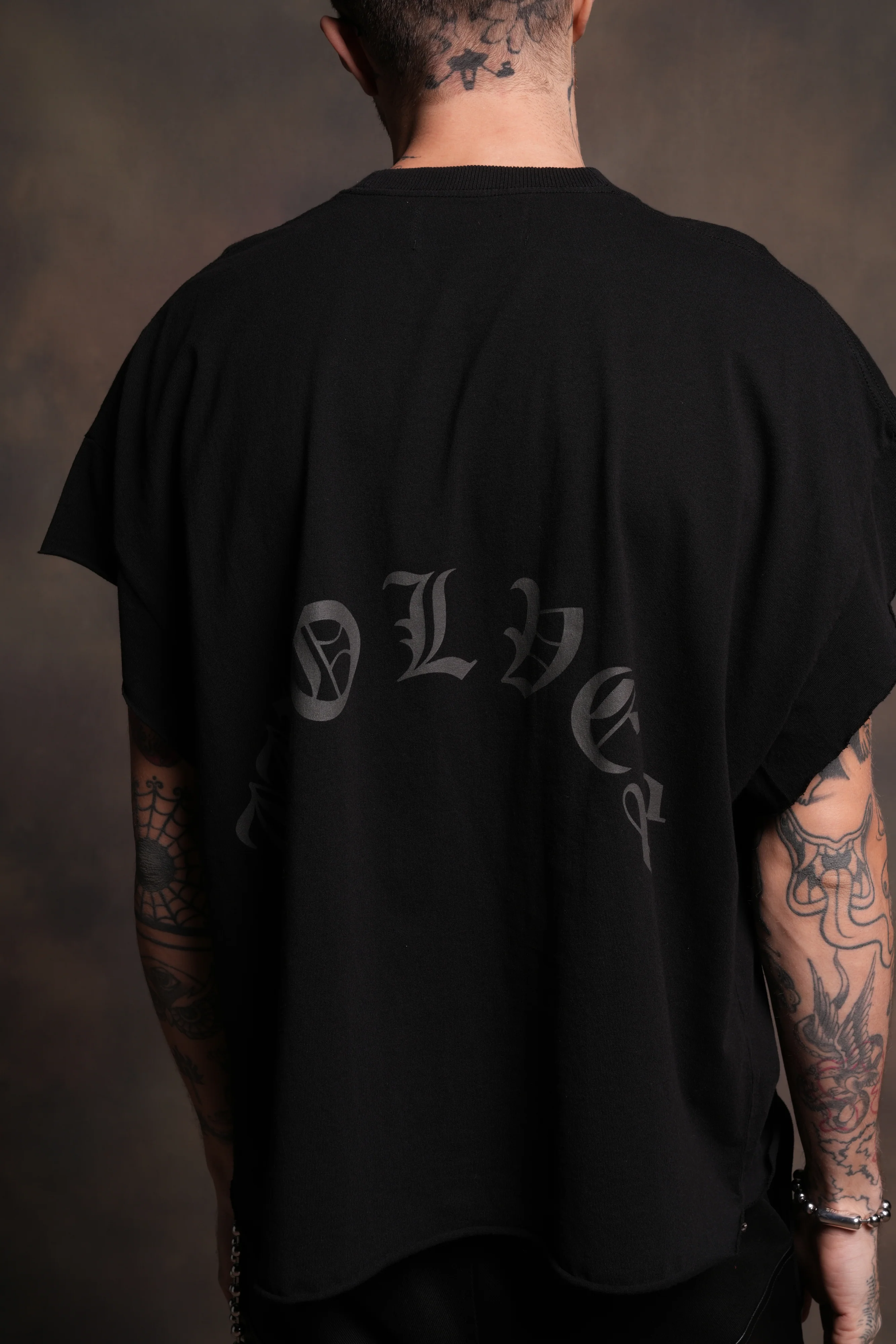 Our Clubs Grunge Cut-Off Tee in Black - Image 8