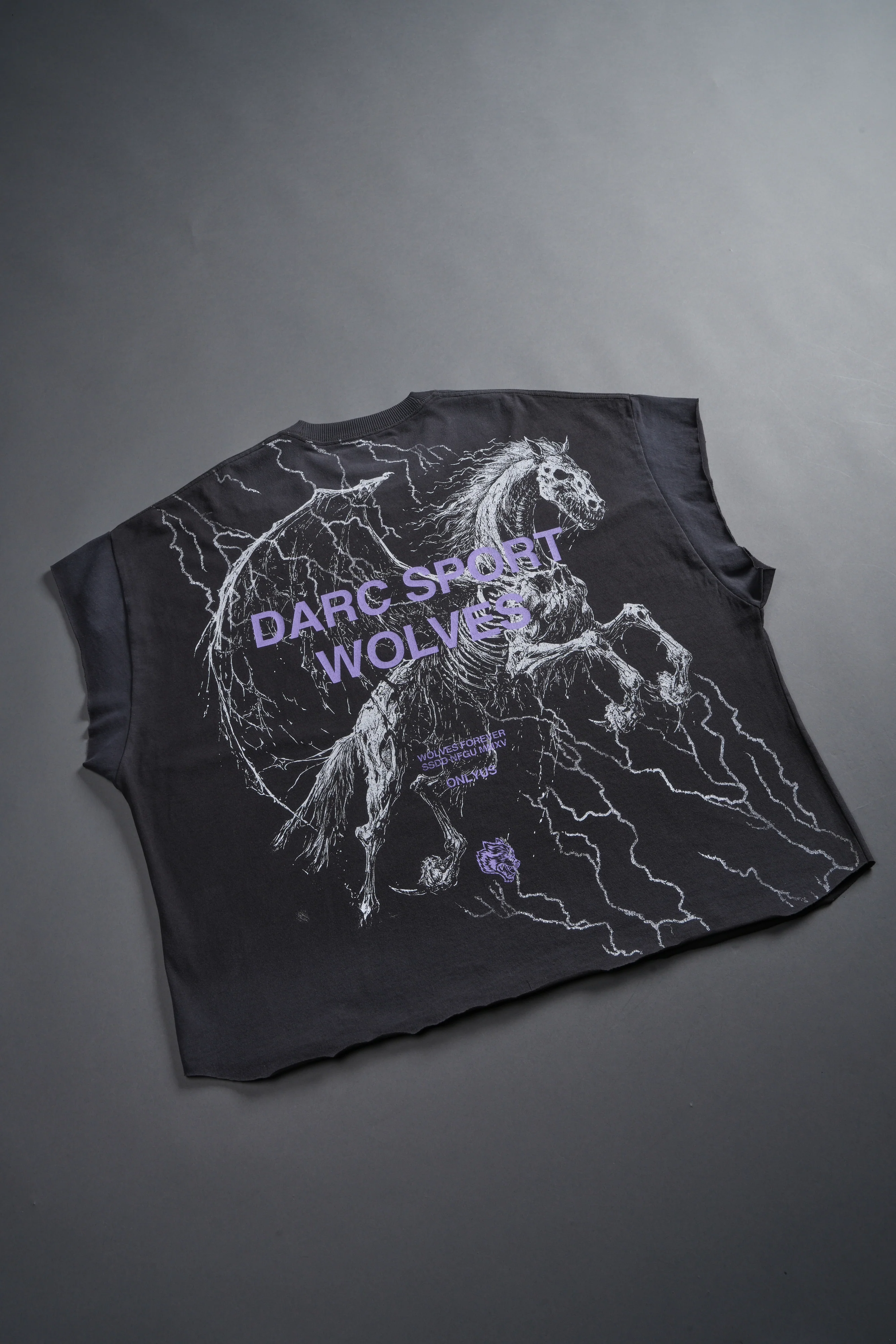 Pegasus Storm Grunge Cut-Off Tee in Wolf Gray Drift Wash - Image 5