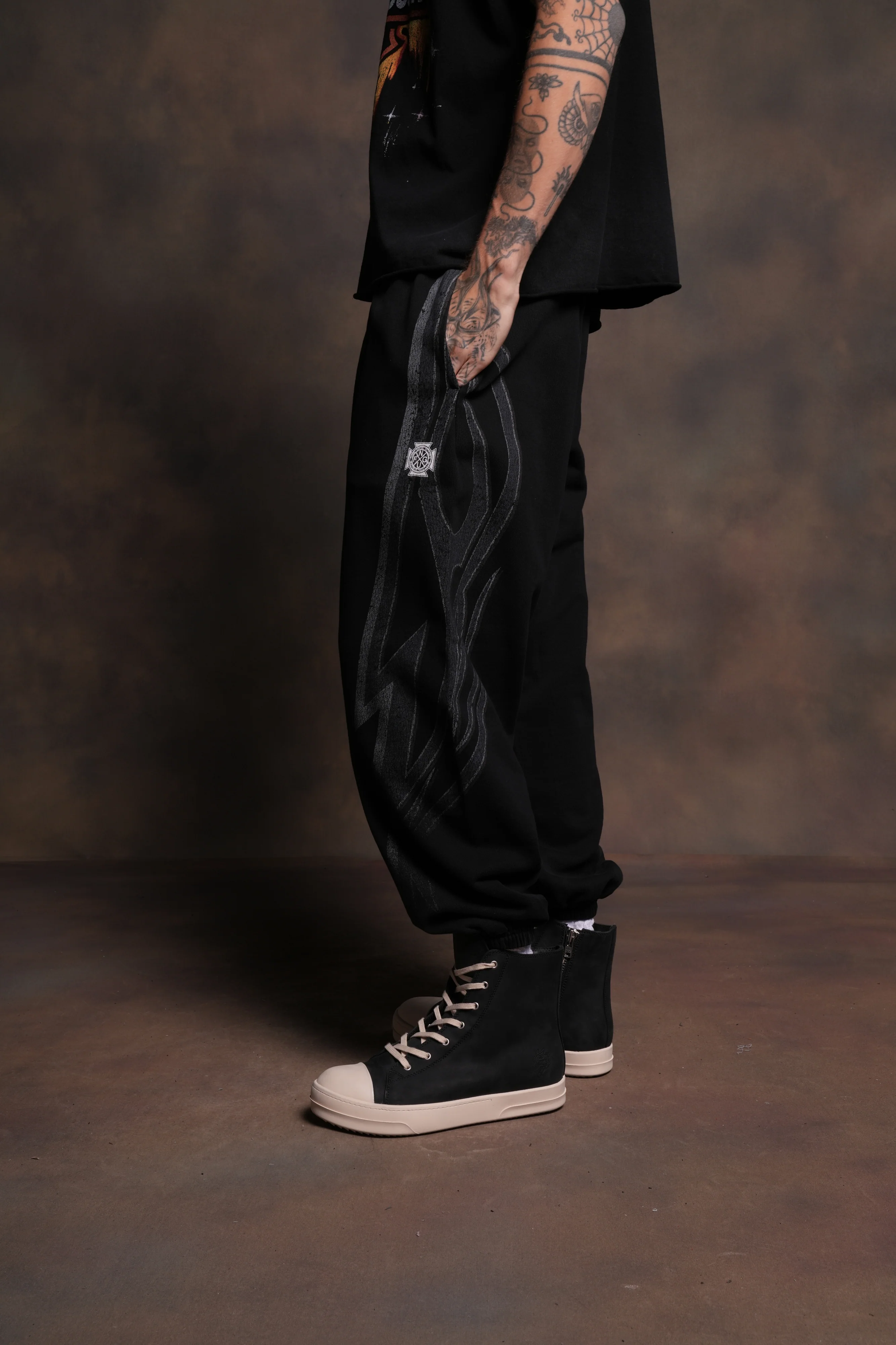 Real Recognize Real Unisex Lounger Sweat Pants in Black Drift Wash - Image 4