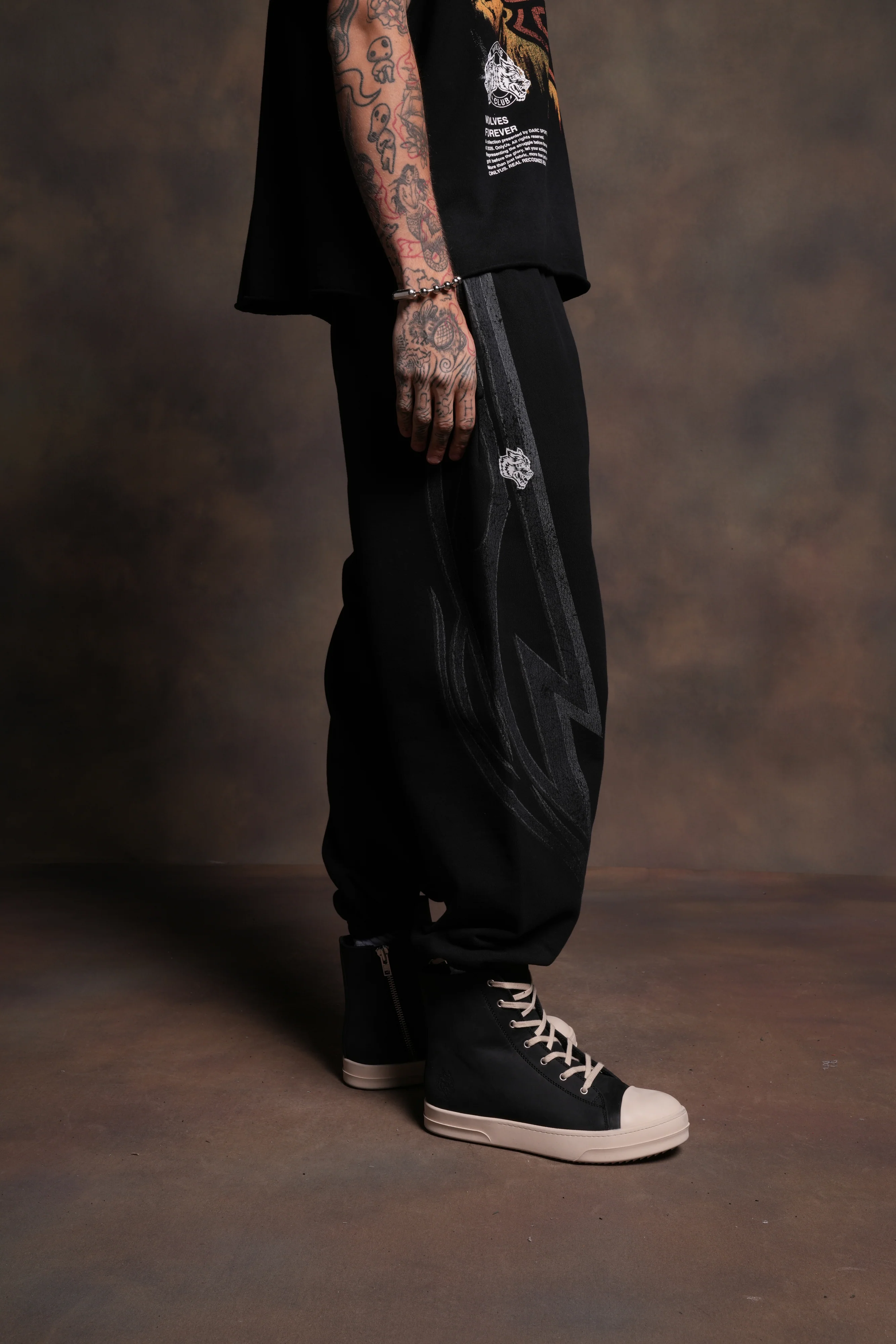 Real Recognize Real Unisex Lounger Sweat Pants in Black Drift Wash - Image 5