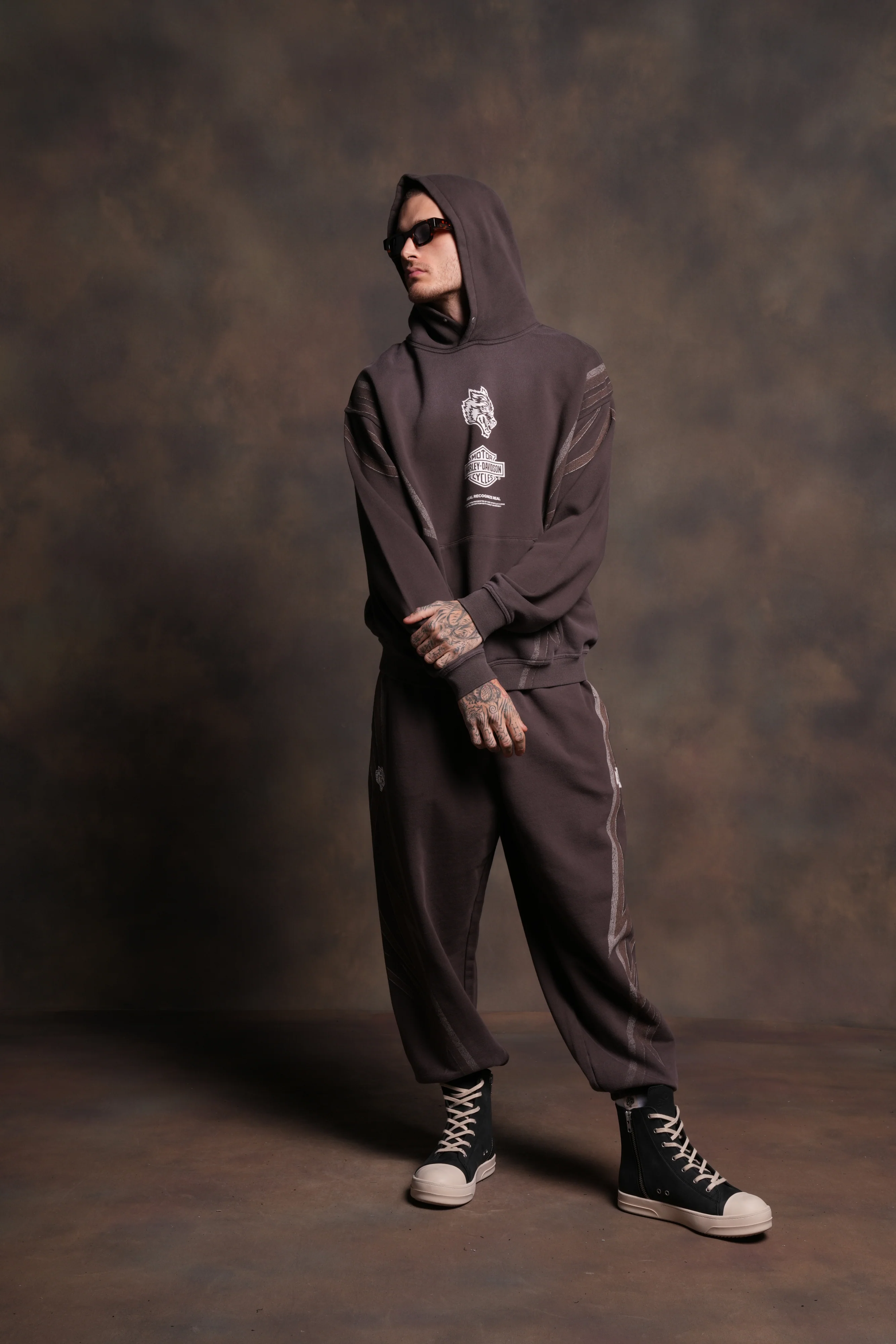 Real Recognize Real Unisex Lounger Sweat Pants in Darc Brown Drift Wash - Image 6