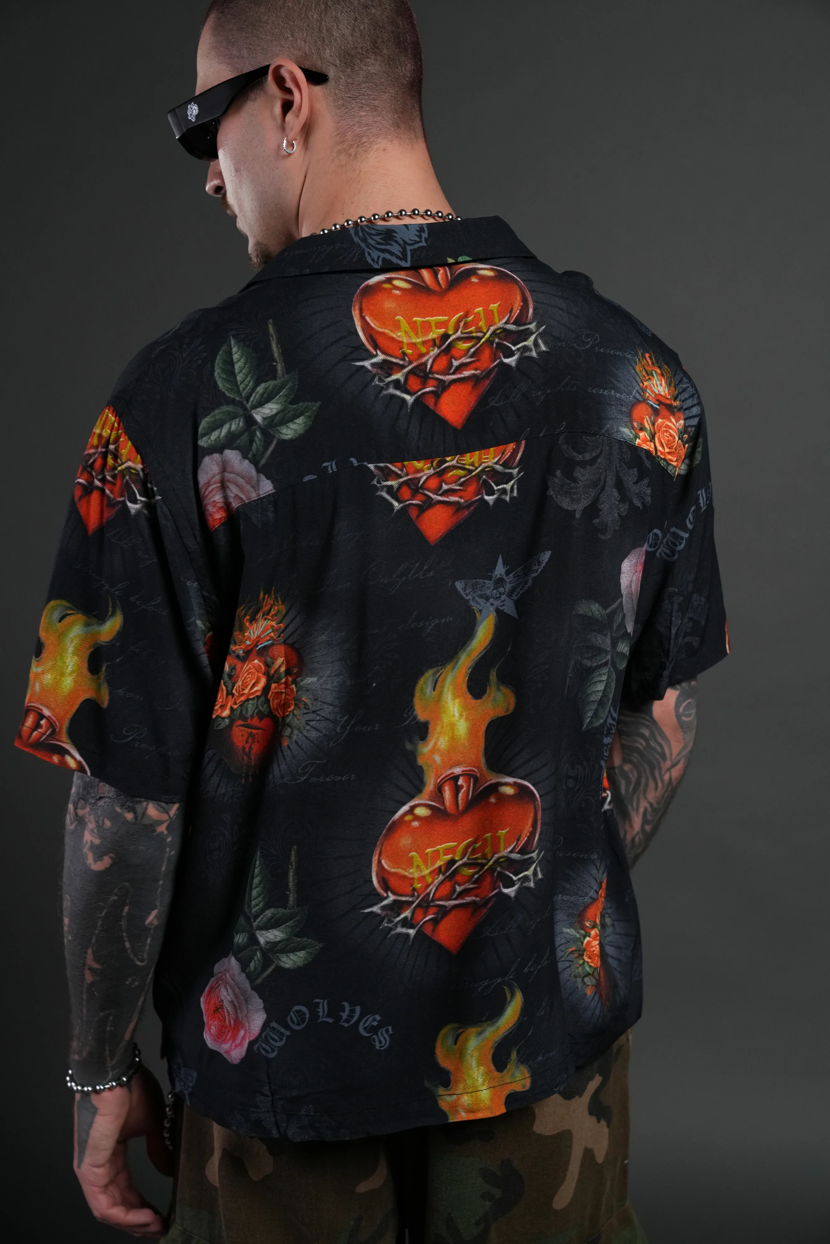 Sacred Path Mid-Length Button Up in Corazon de Oscuridad - Image 8
