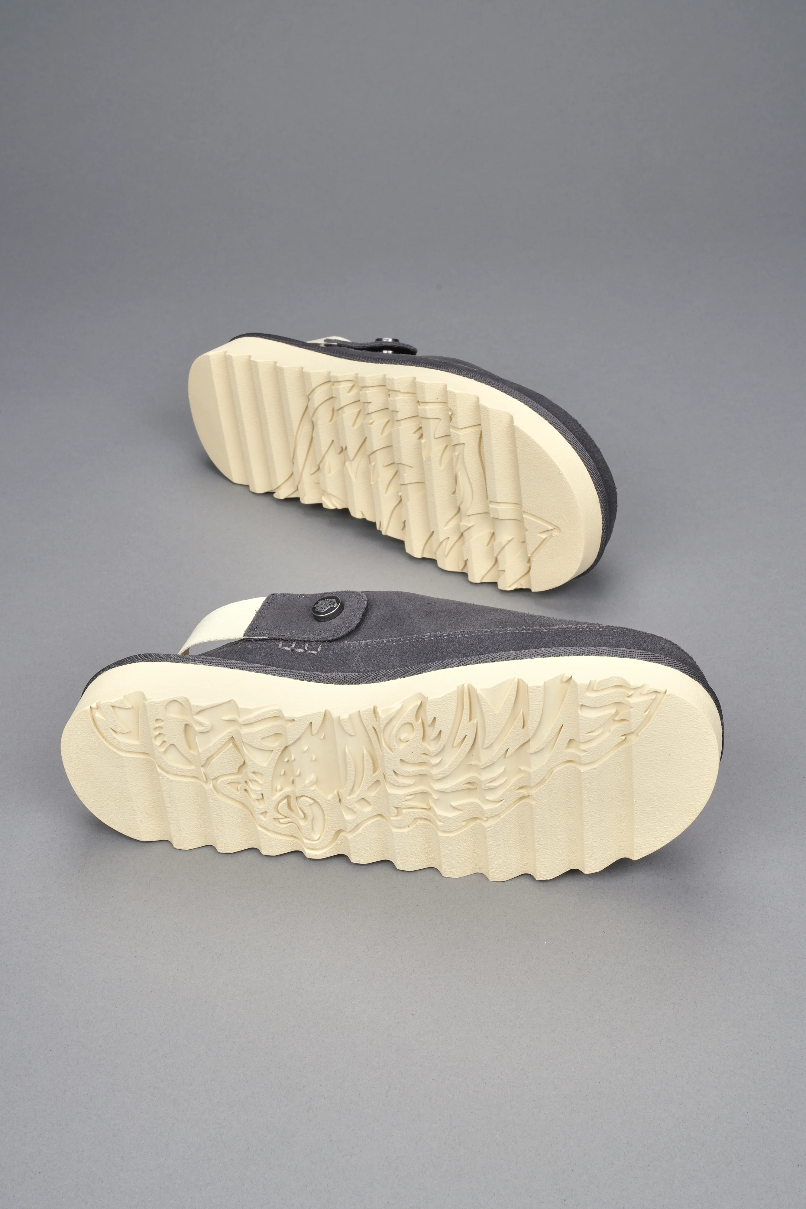 Sedona Slides in Wolf Gray - Image 8