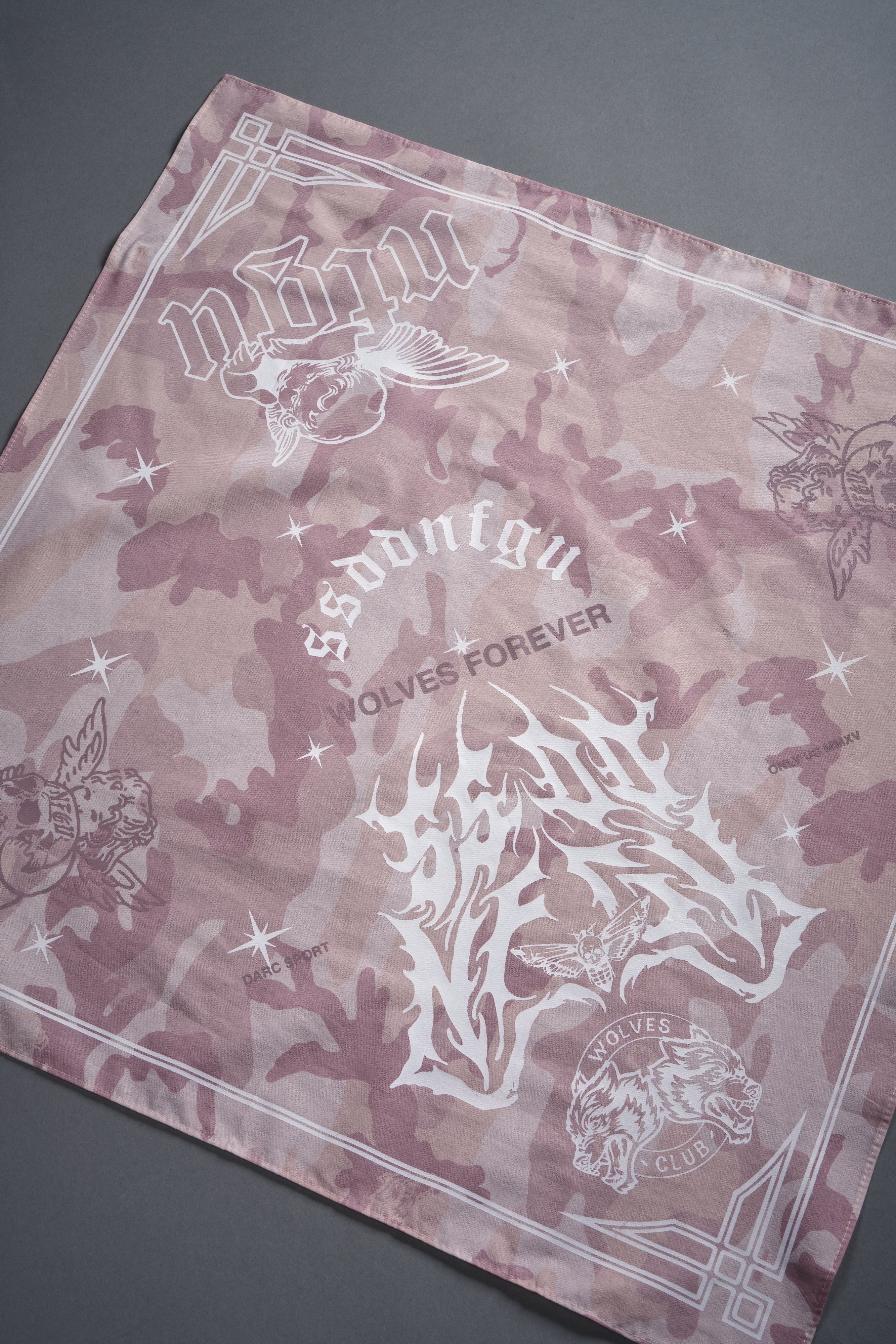 SSDDNFGU Metal Bandana in Blush Vintage Woodland Camo - Image 4