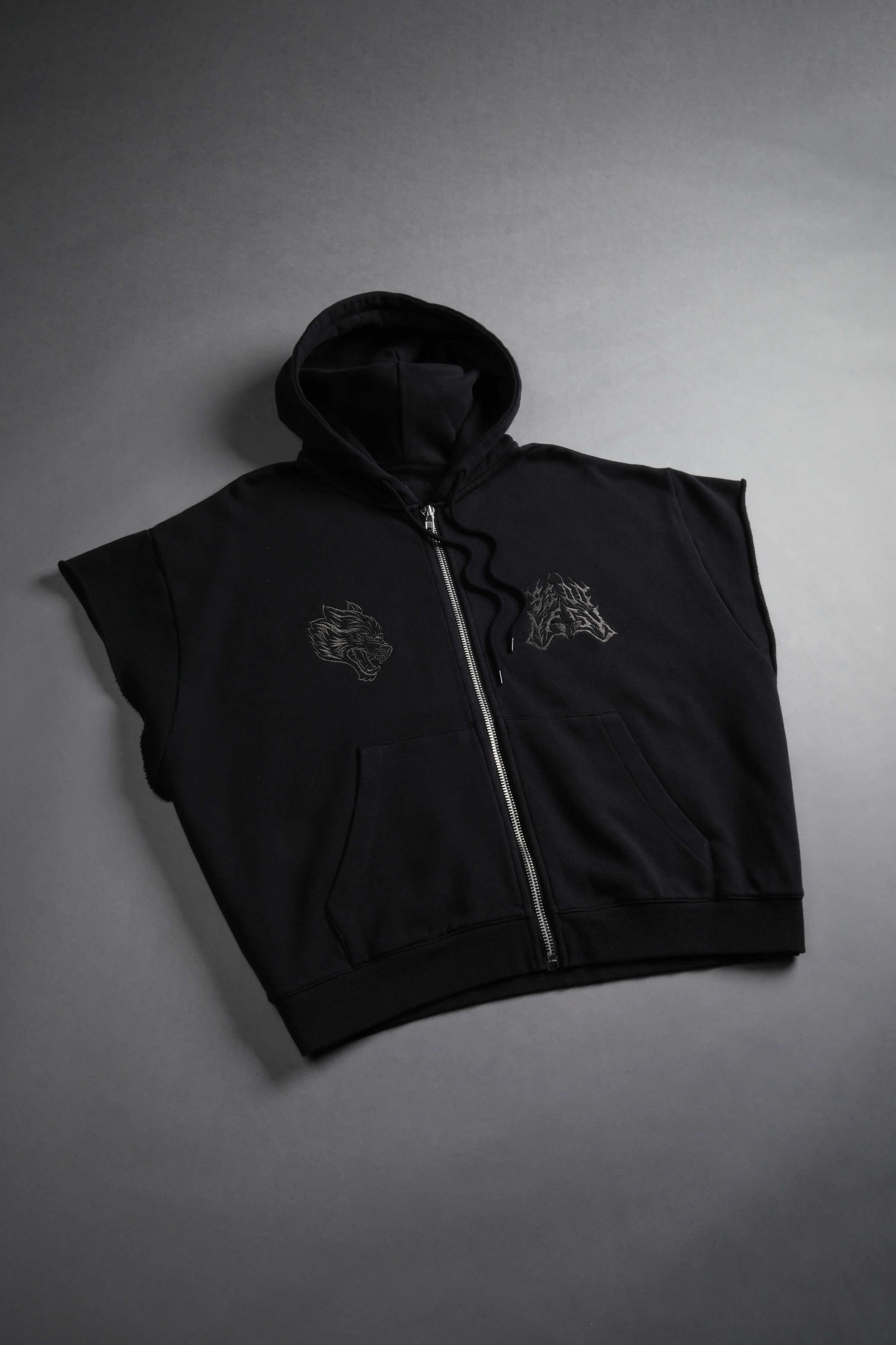 SSDDNFGU Moth Creed Cap Zip Hoodie in Black - Image 5