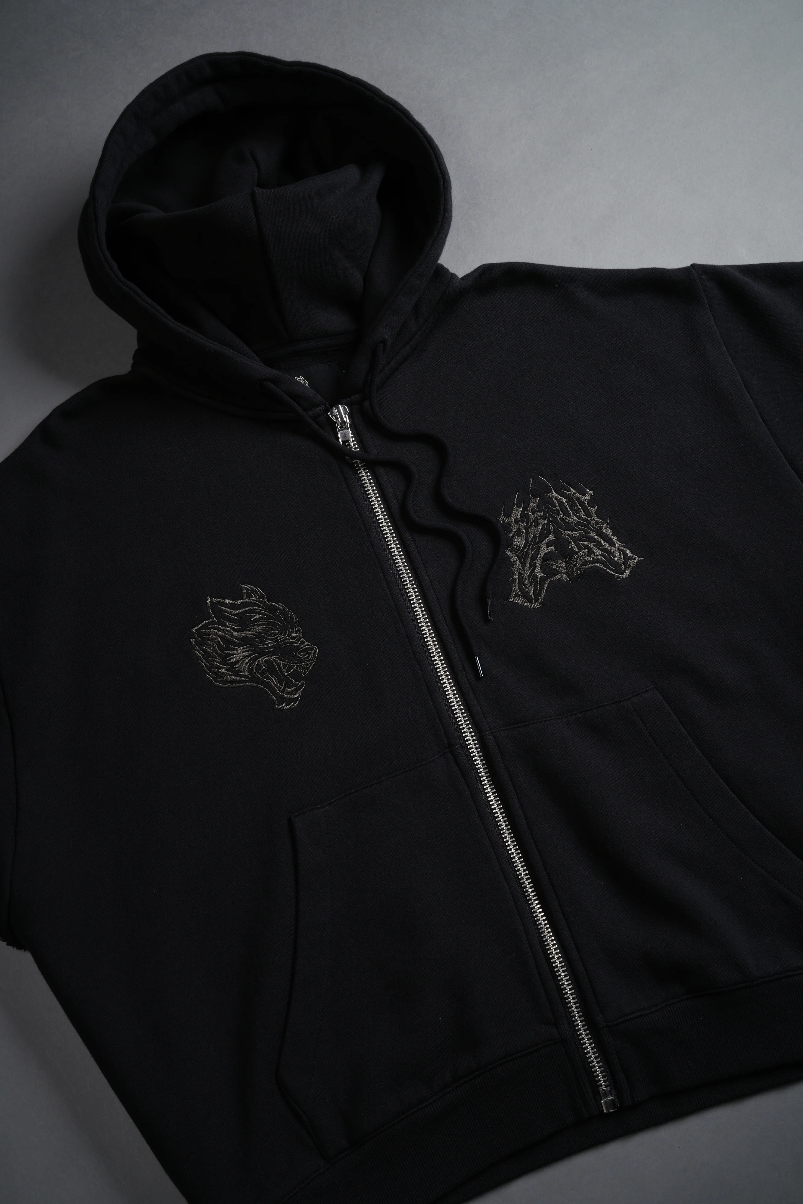 SSDDNFGU Moth Creed Cap Zip Hoodie in Black - Image 7