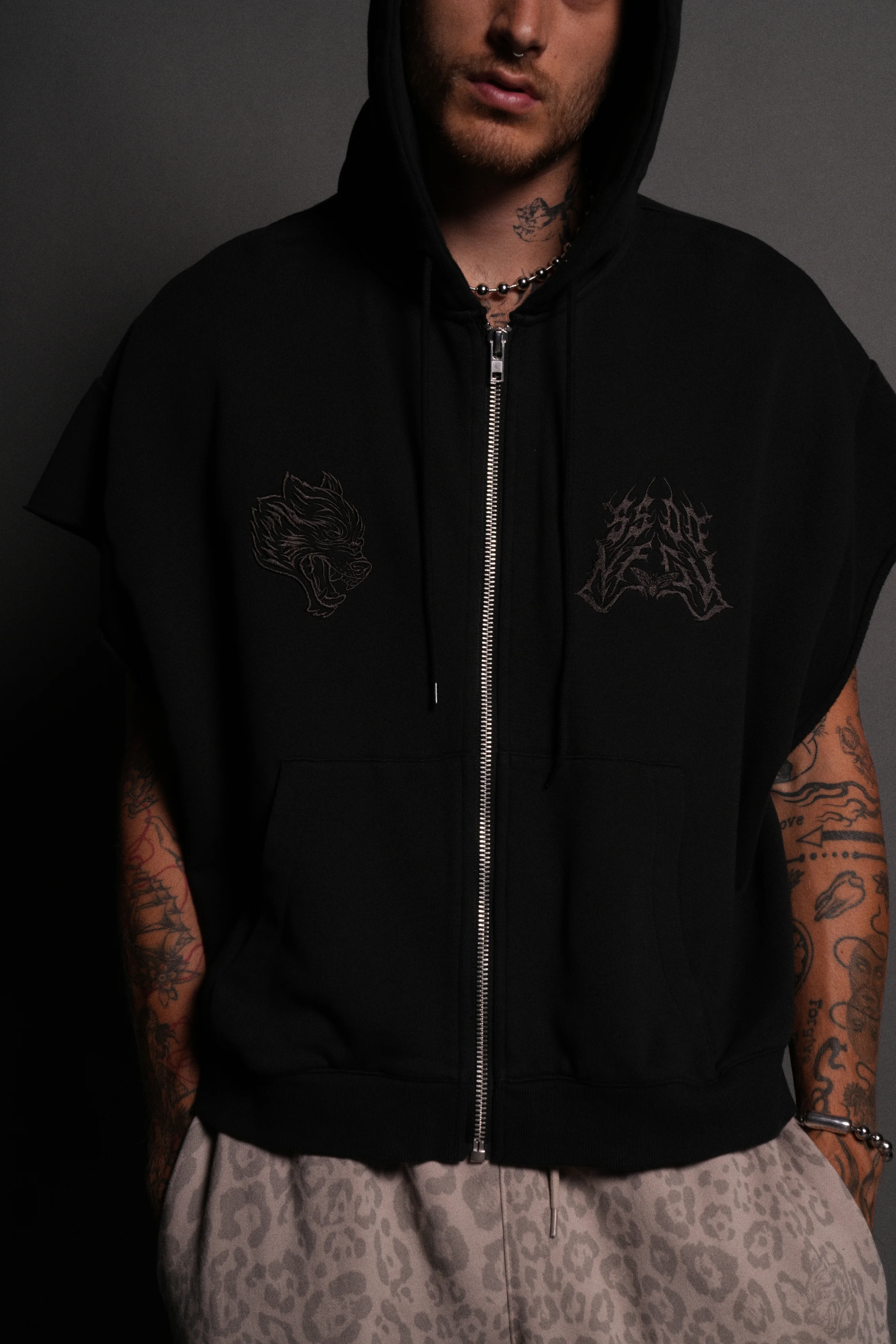 SSDDNFGU Moth Creed Cap Zip Hoodie in Black - Image 8