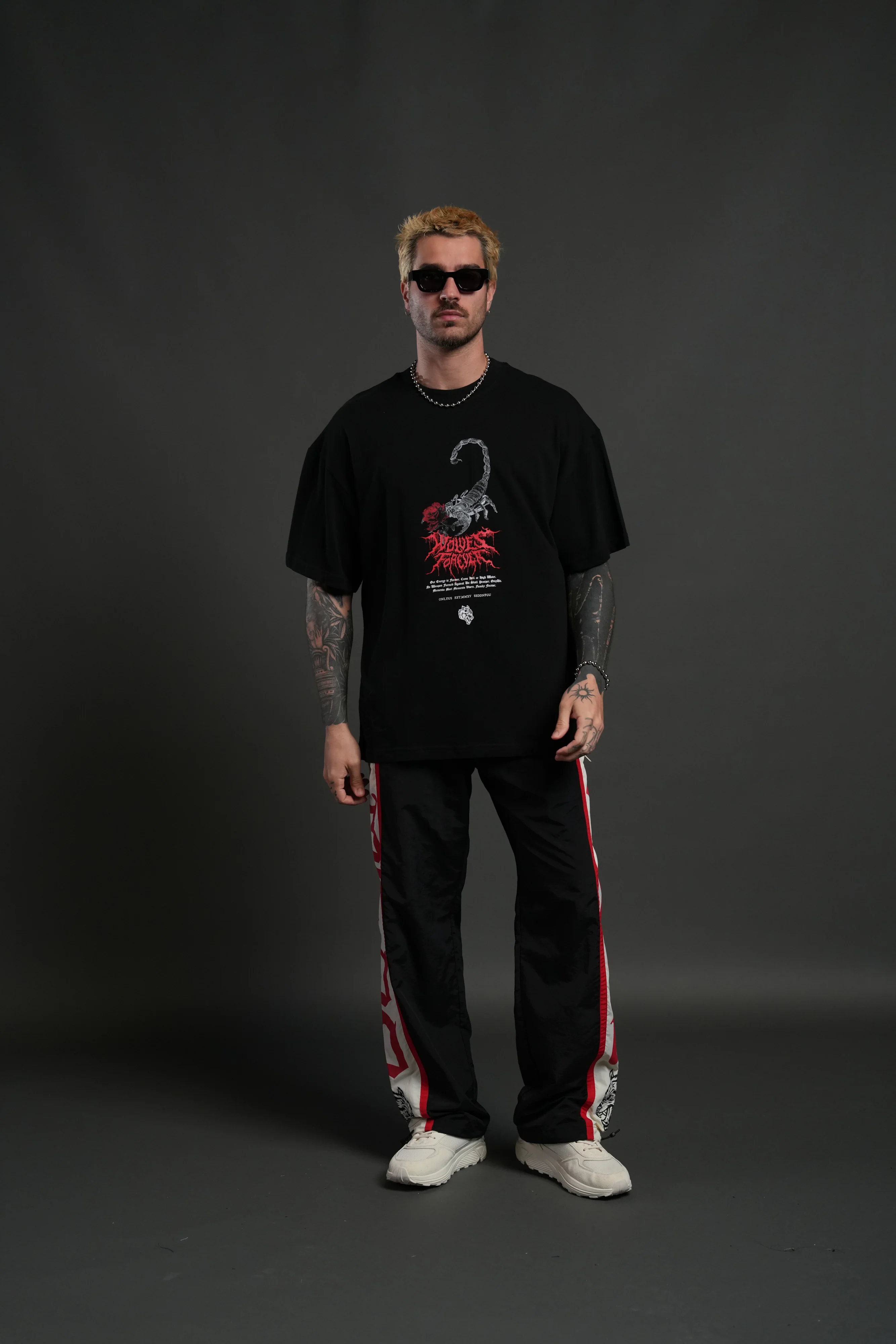 SSDDNFGU Remind Track Pants in Black/Cream/Red - Image 6