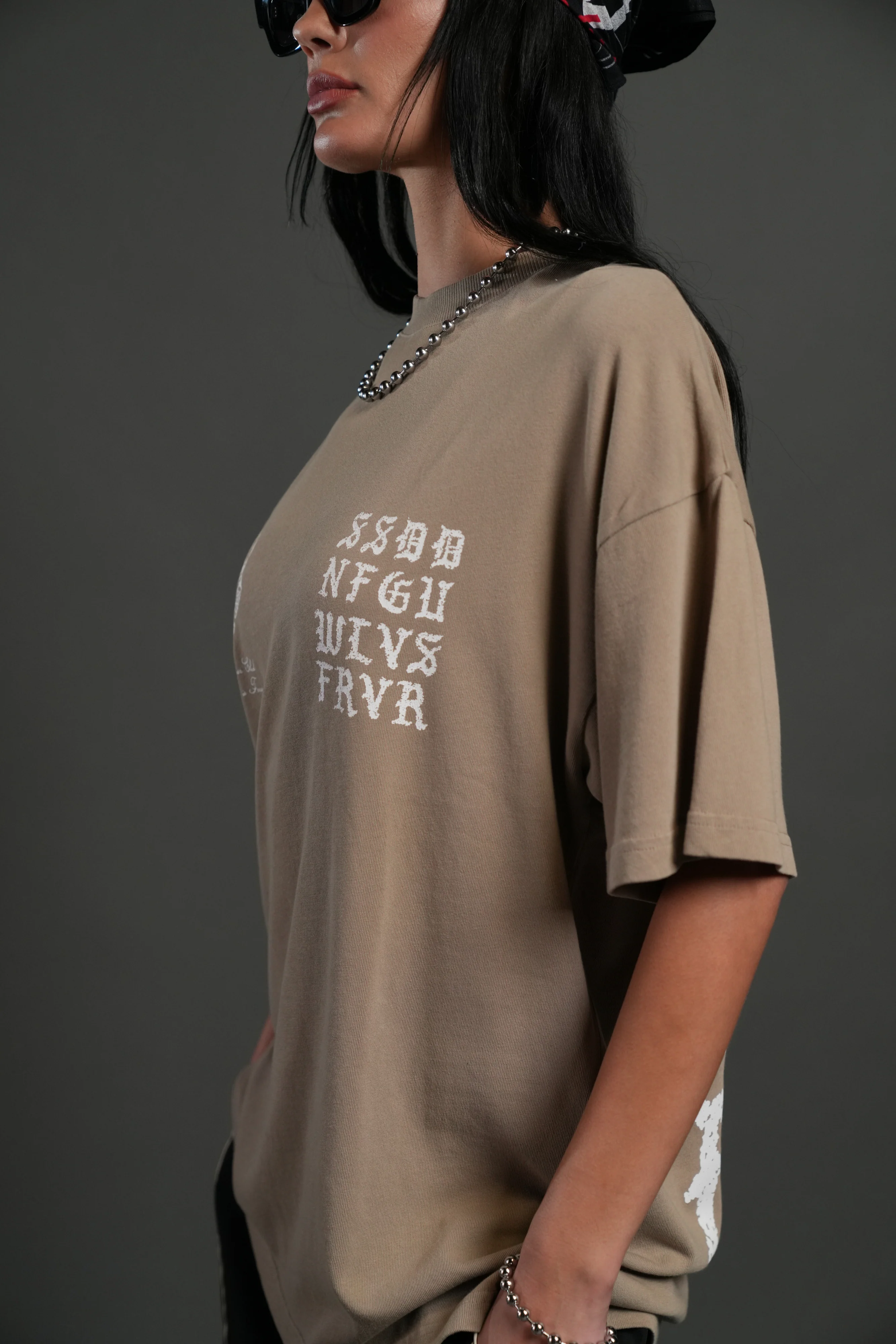 Stone Code "Pump Cover" Tee in Taupe - Image 3