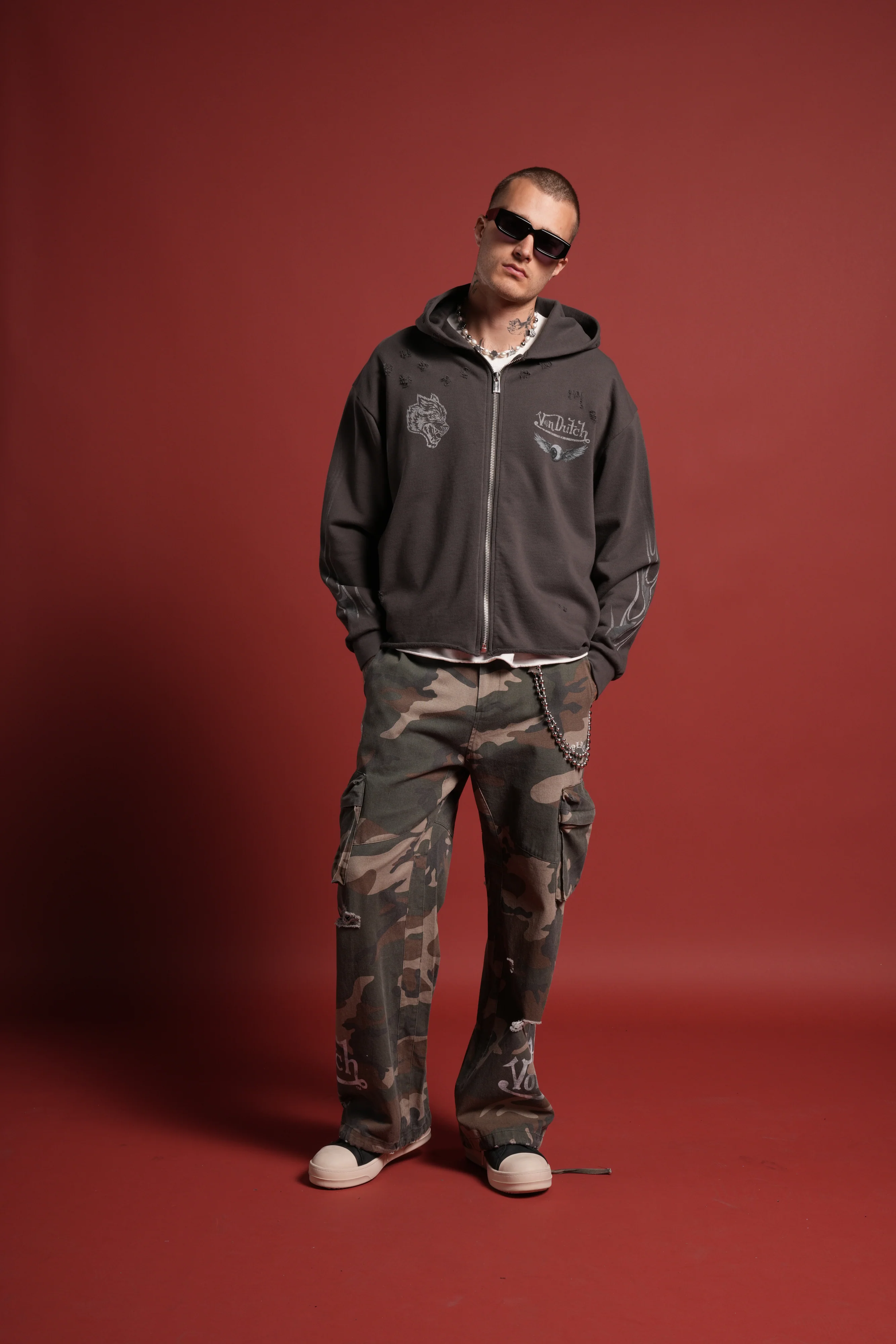 Take-Off Distressed Grunge Mid Length Raw Hem Zip Hoodie in Wolf Gray - Image 5