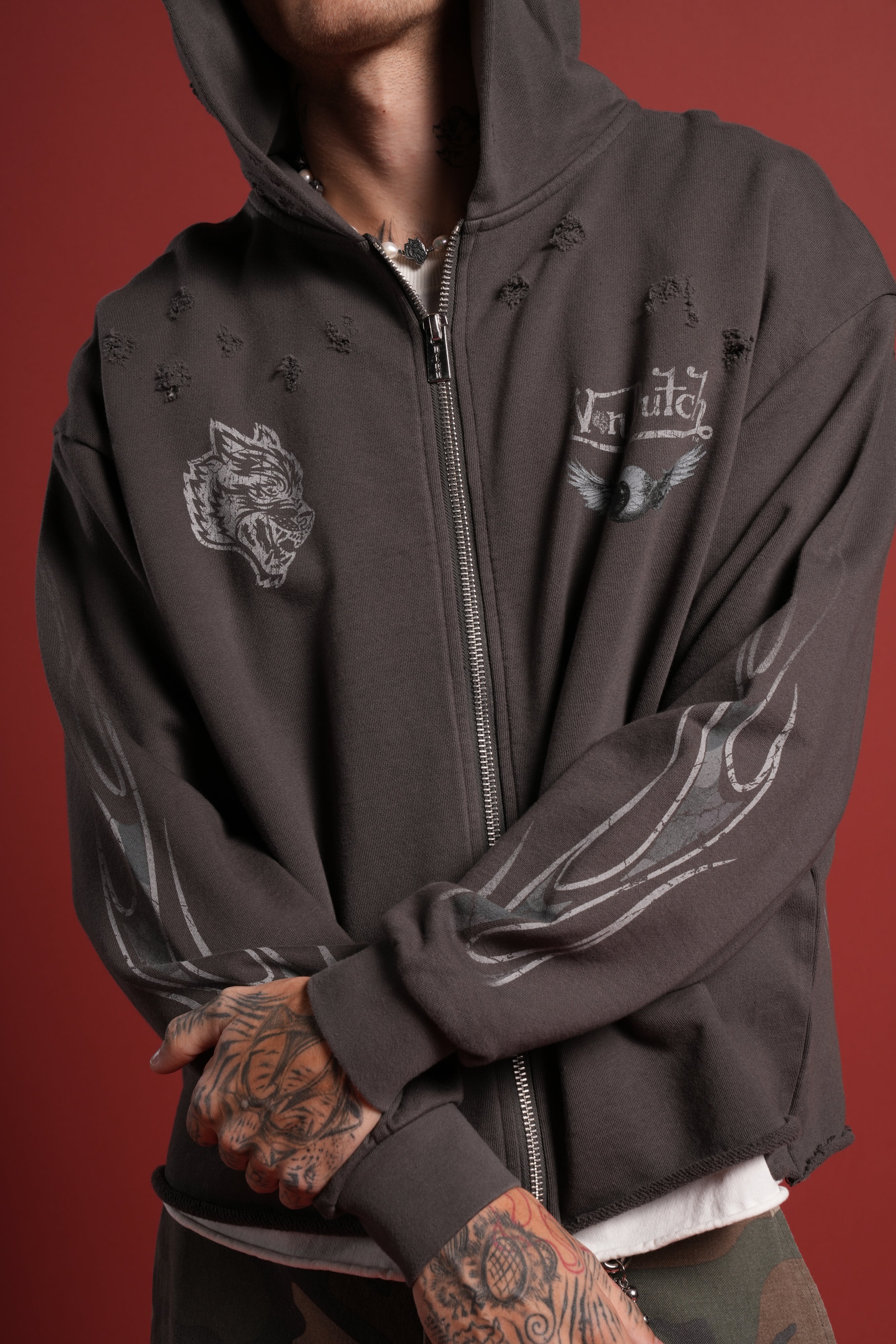 Take-Off Distressed Grunge Mid Length Raw Hem Zip Hoodie in Wolf Gray - Image 7