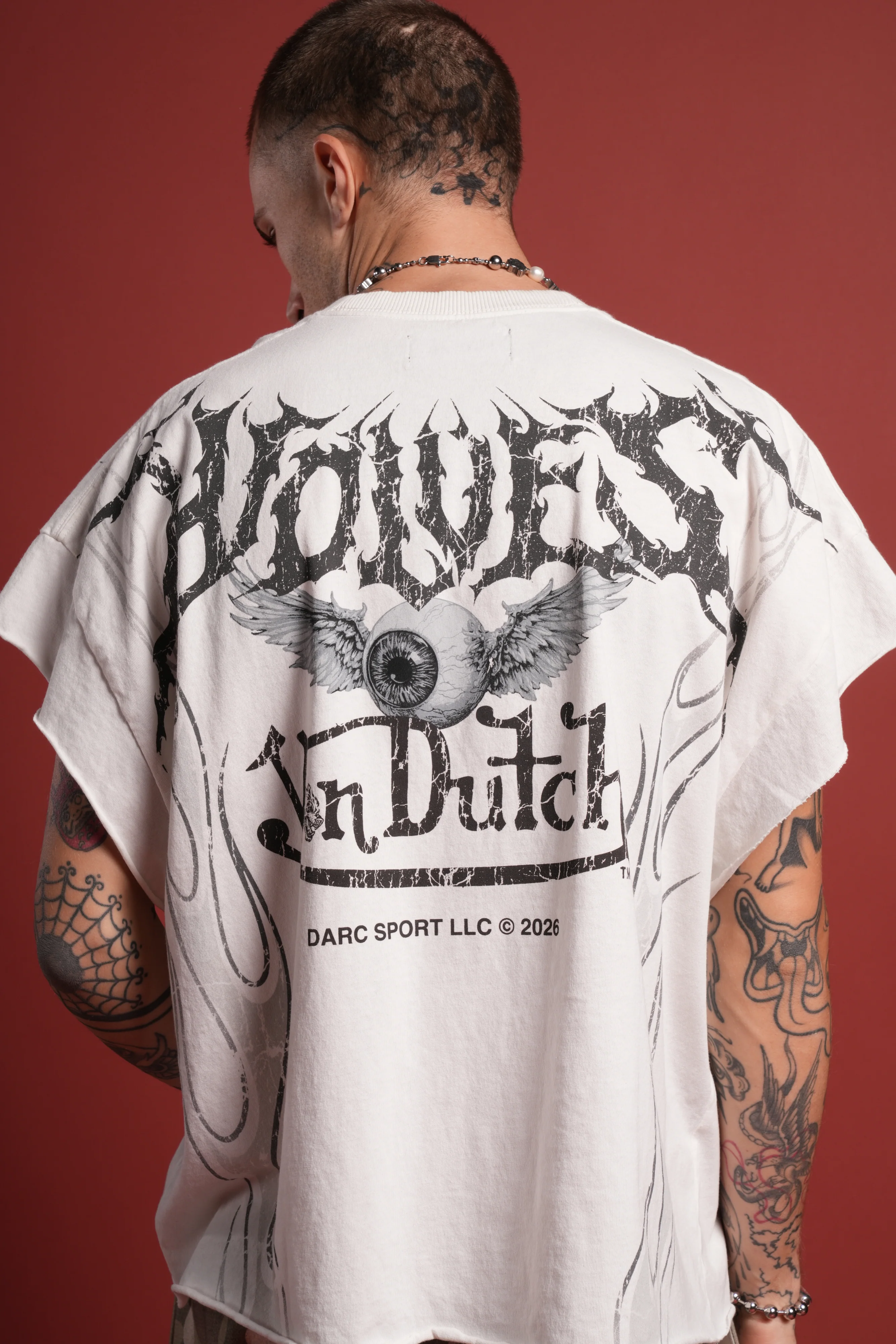 Take-Off Grunge Cut-Off Mid-Length Raw Hem Tee in Cream - Image 5