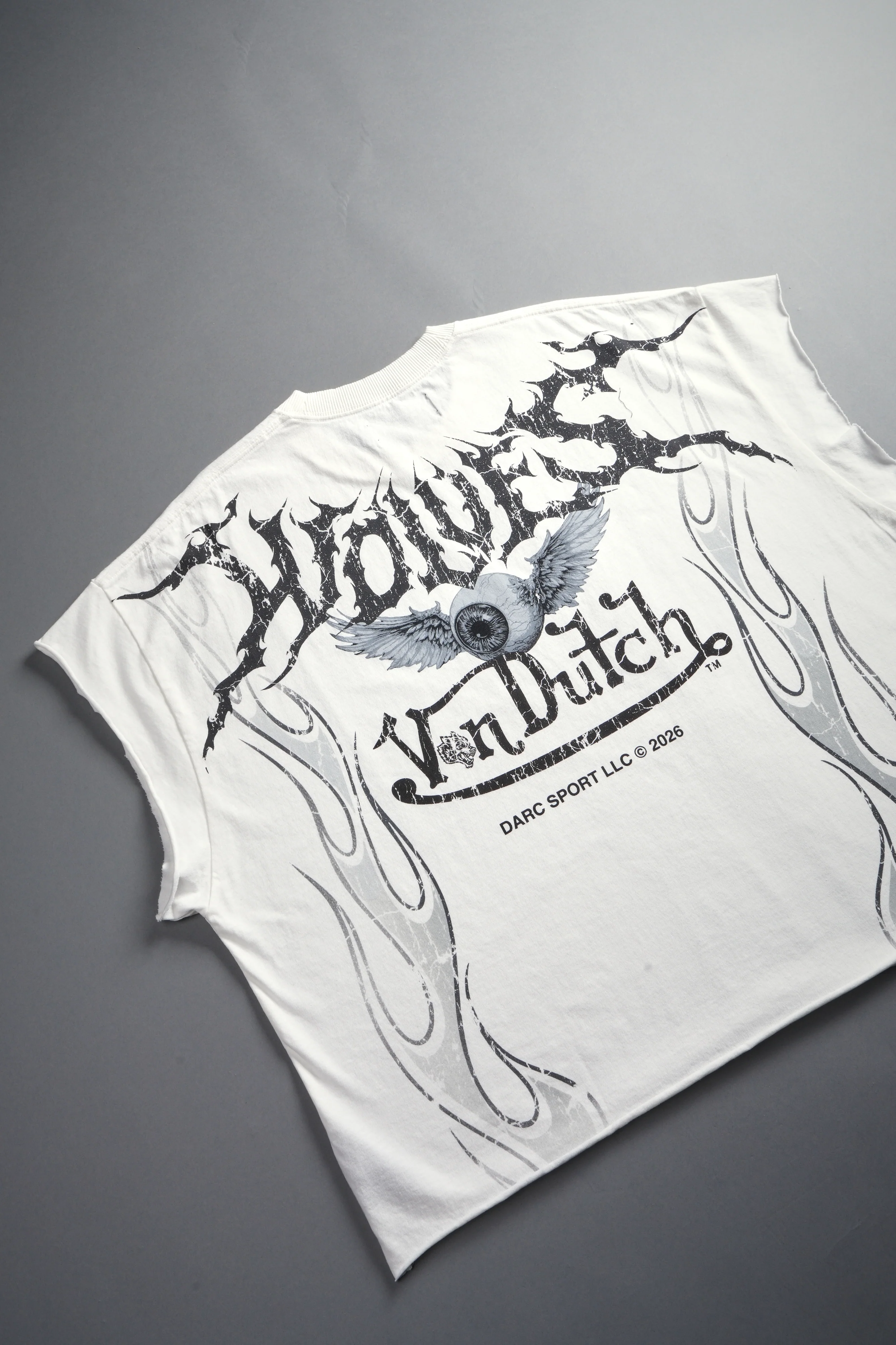 Take-Off Grunge Cut-Off Mid-Length Raw Hem Tee in Cream - Image 7