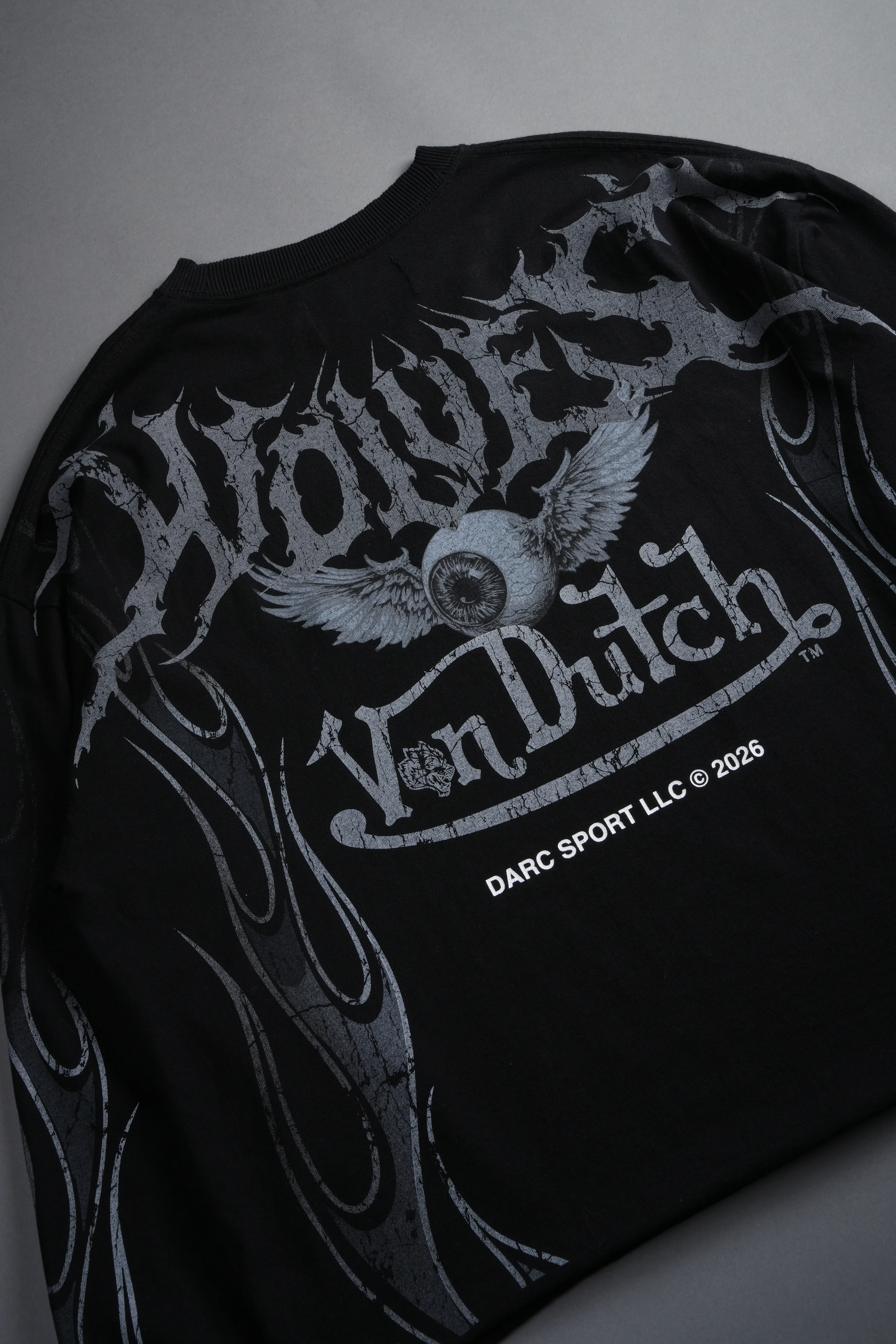 Take-Off Grunge Mid-Length Raw Hem LS Tee in Black - Image 11