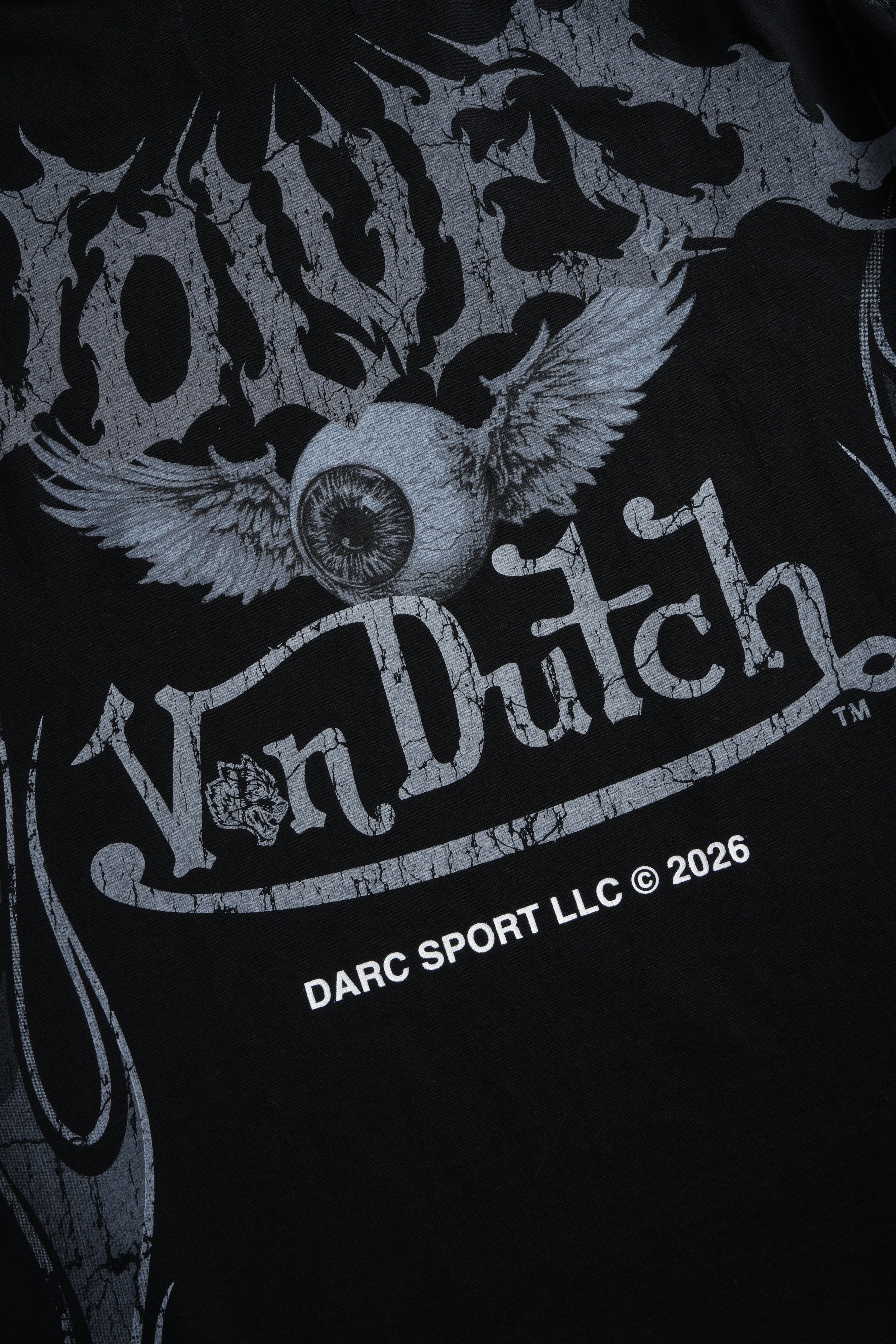 Take-Off Grunge Mid-Length Raw Hem LS Tee in Black - Image 12
