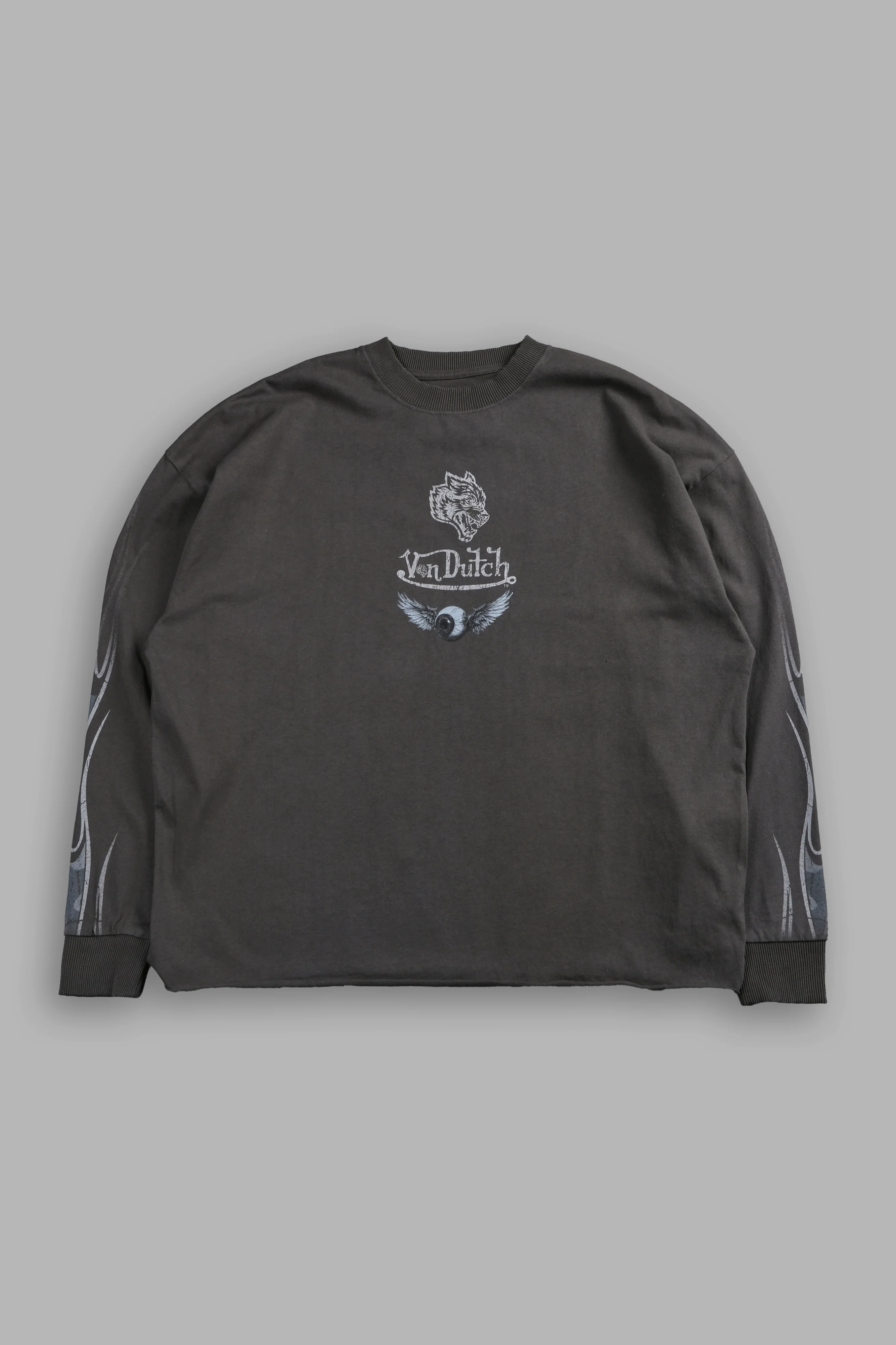 Take-Off Grunge Mid-Length Raw Hem LS Tee in Wolf Gray - Image 3