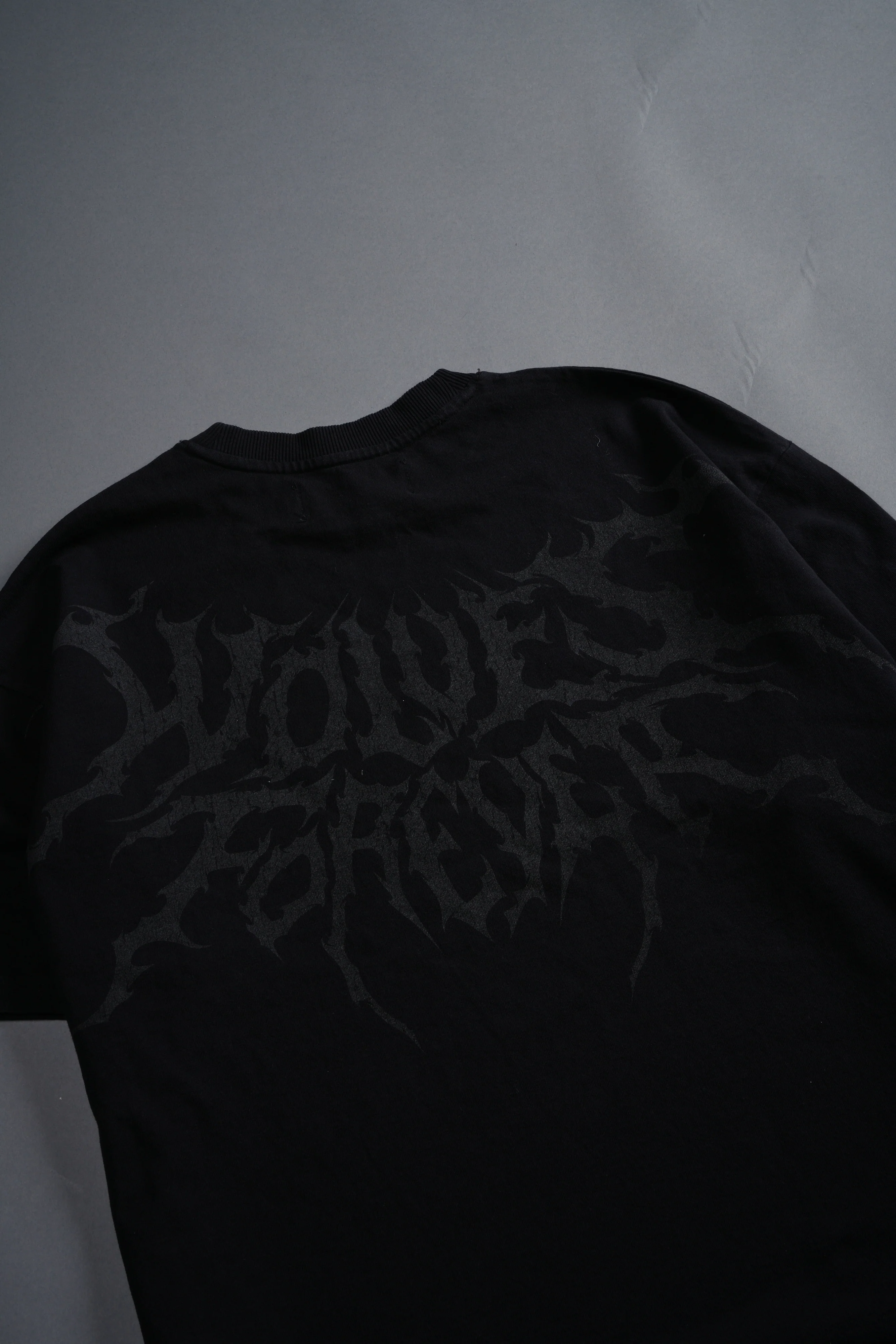 Vader Grunge Mid-Length Raw Hem Tee in Black - Image 5