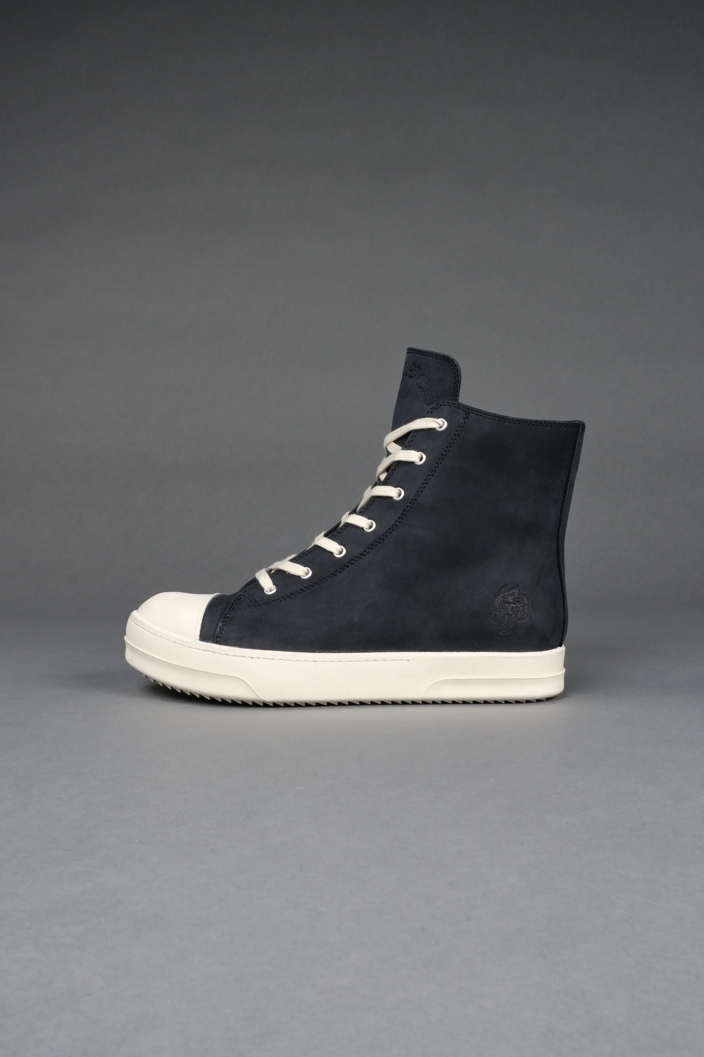 Venice High Top Shoe in Black/Cream - Image 4