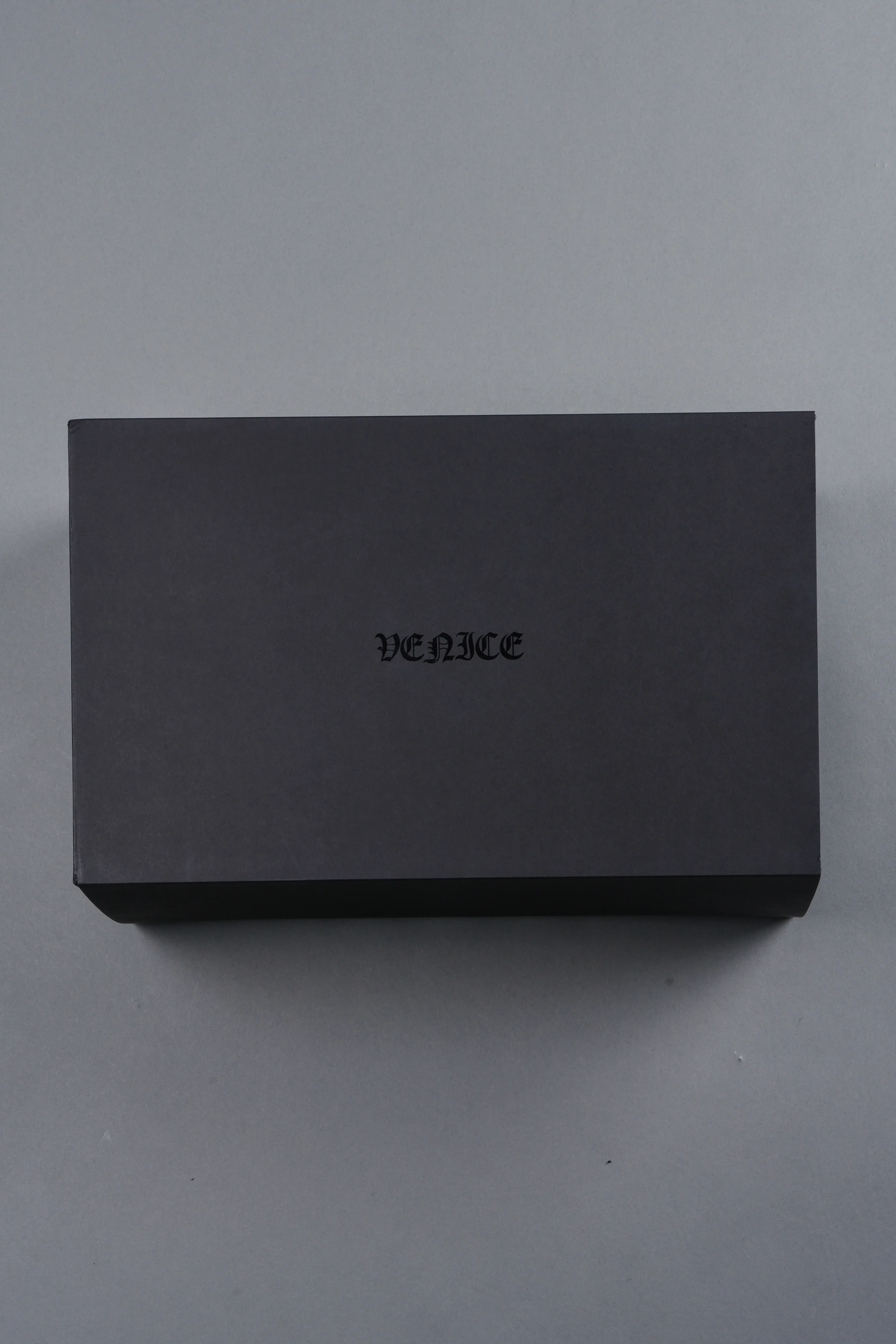 Venice Low Top Shoe in Black/Cream - Image 3