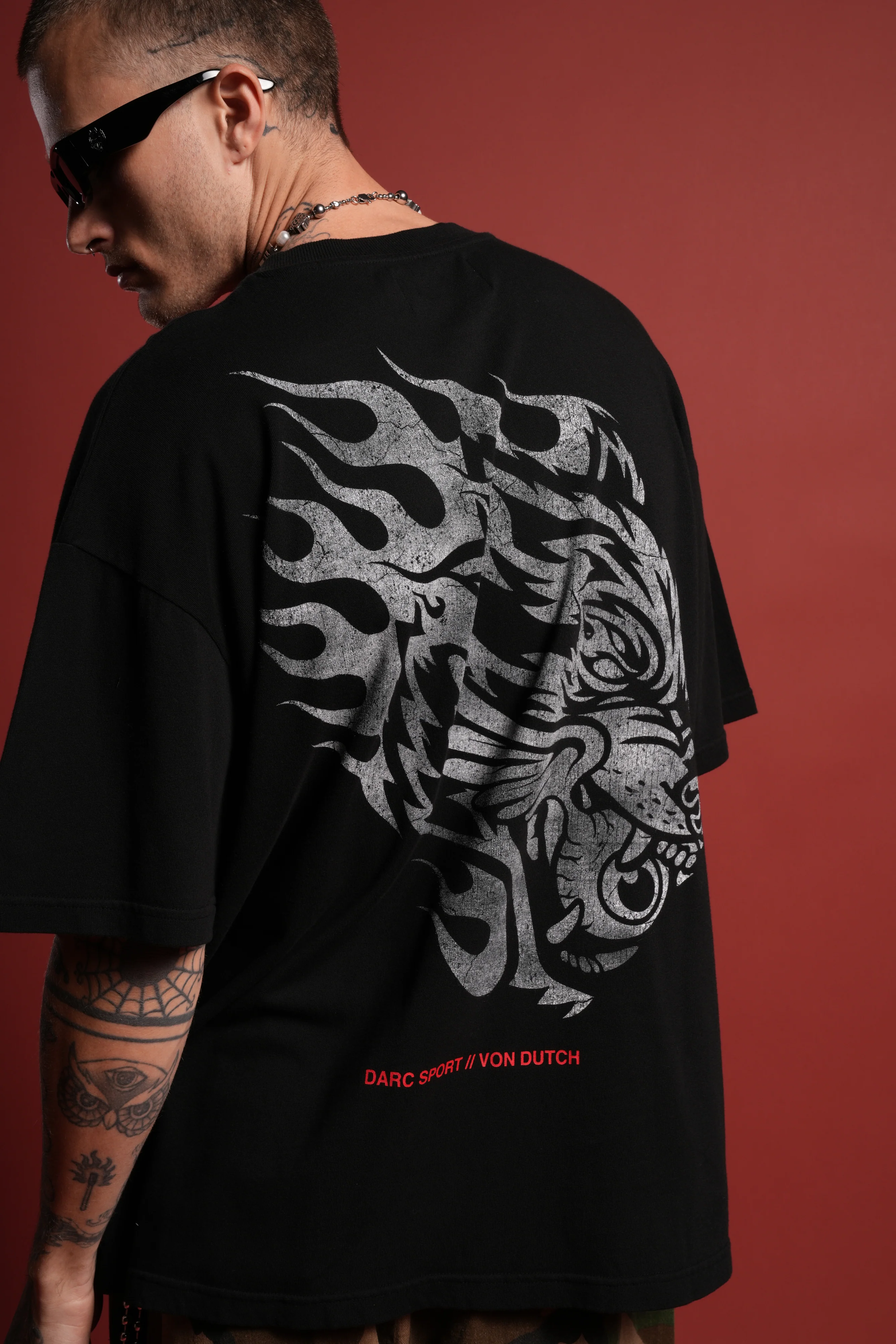 Von Darc Premium Oversized Tee in Black - Image 8