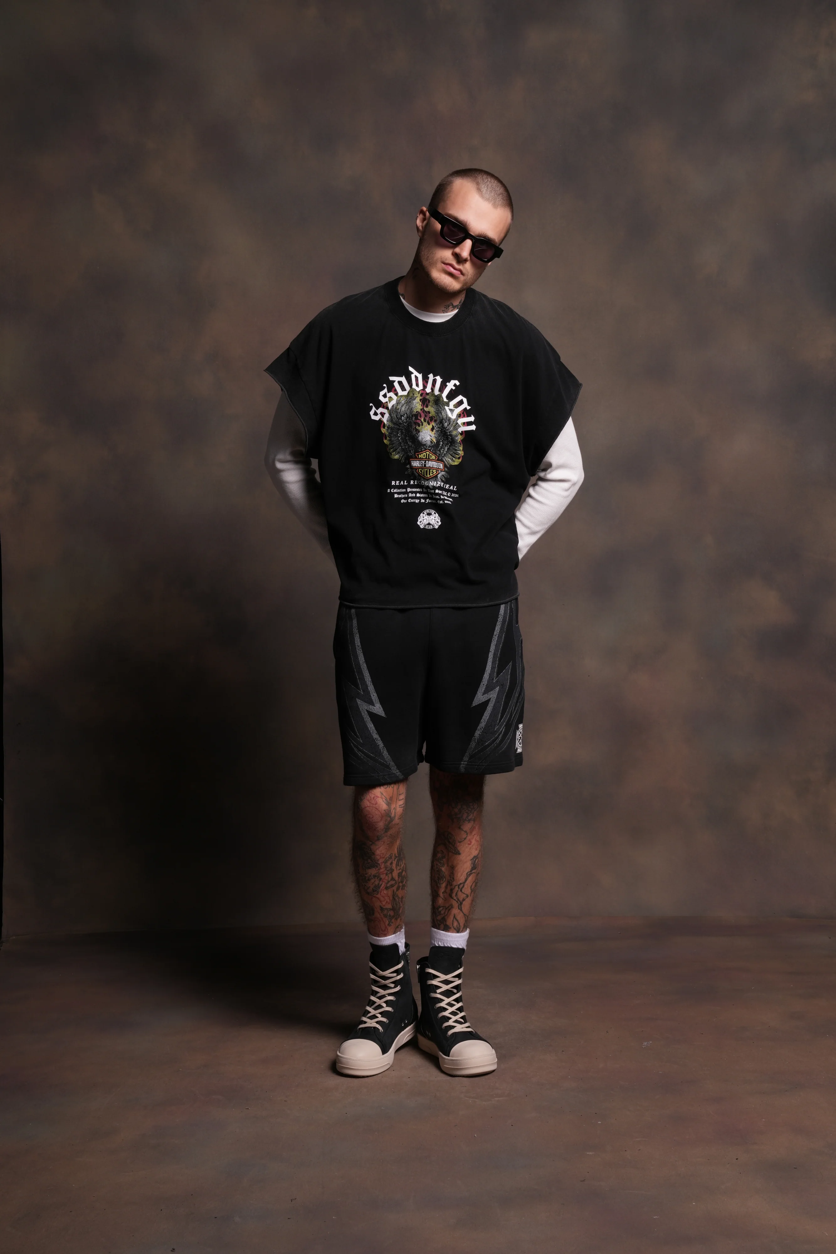 Wings of Fire Grunge Cut-Off Tee in Black - Image 5