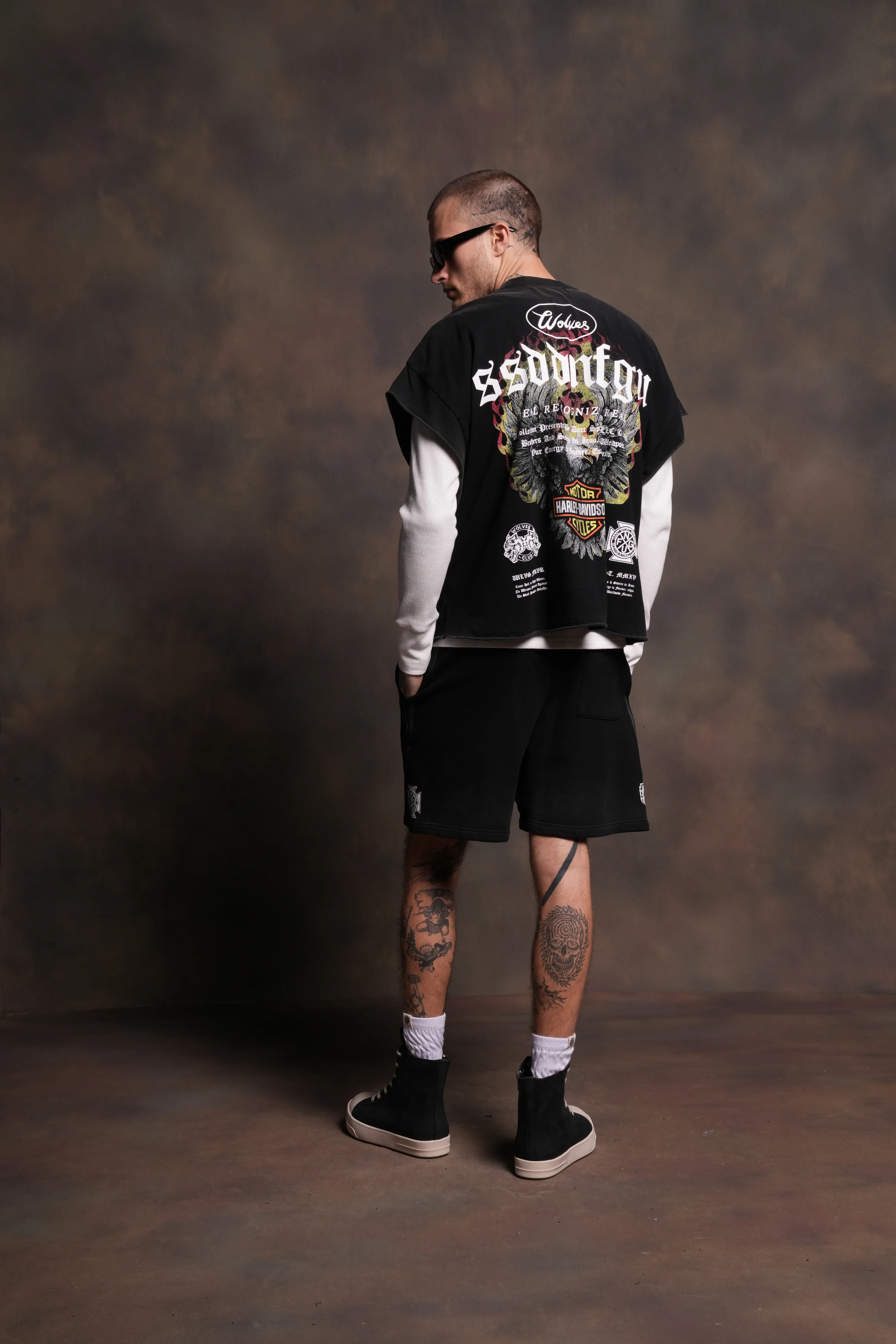 Wings of Fire Grunge Cut-Off Tee in Black - Image 6