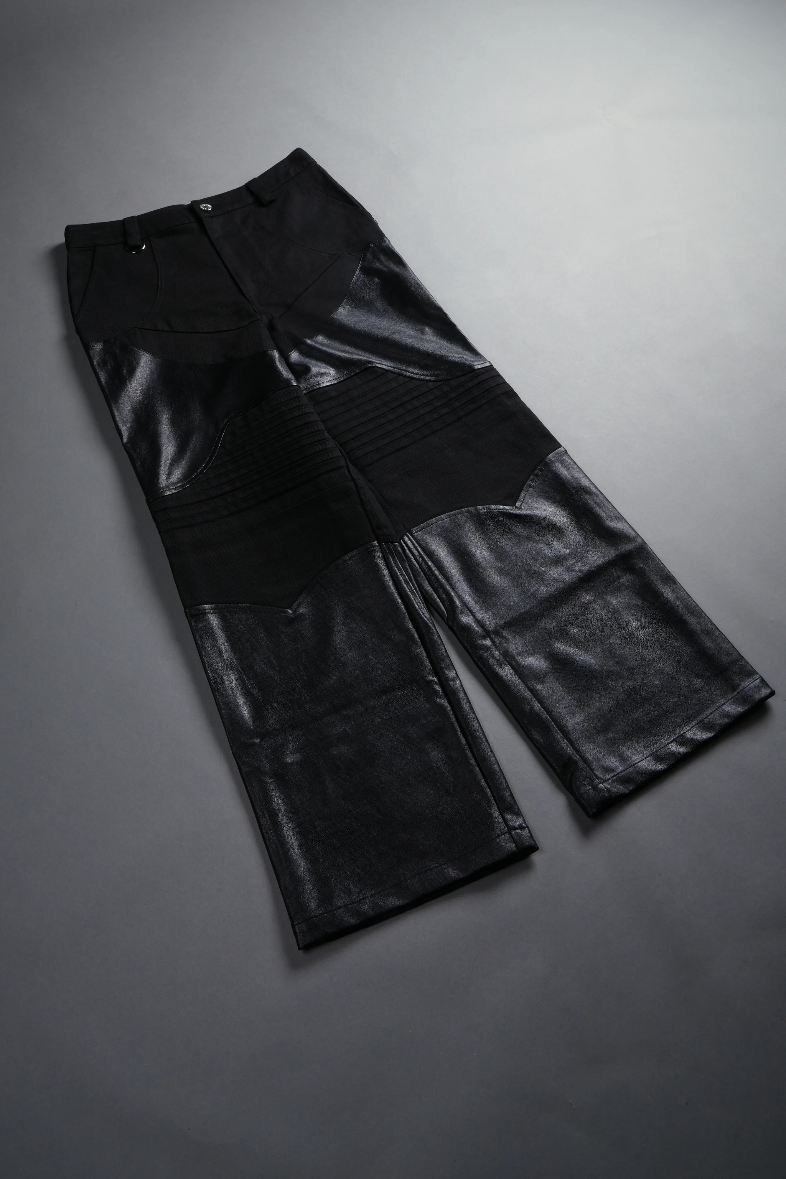 Wolf Chopper Onyx Pants in Black - Image 6
