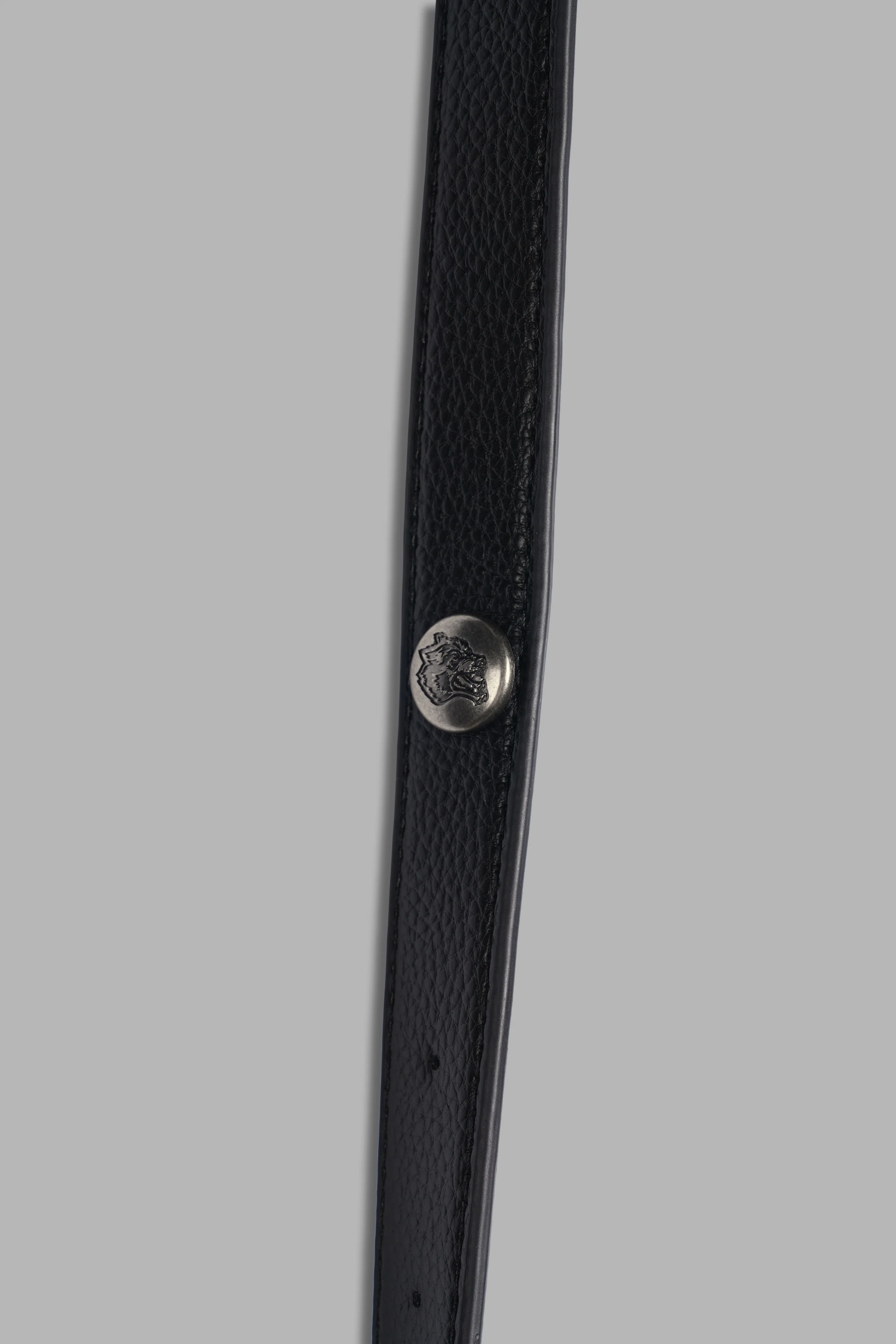 Wolves Chopper Blade Leather Side Bag in Black - Image 5